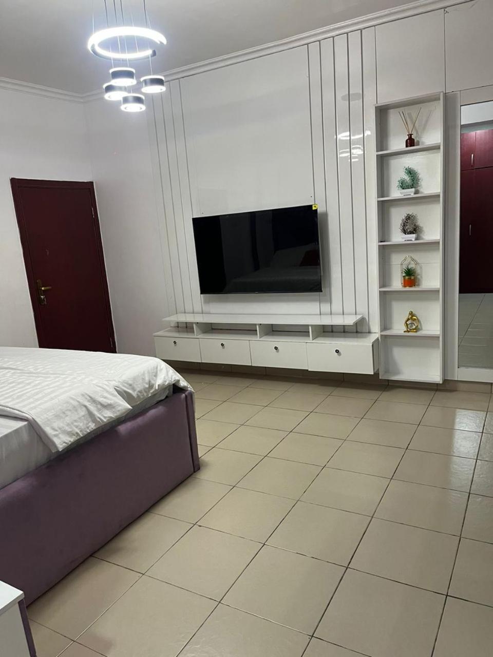 3bedroom with PS5, 24hrs light, Netflix in Cromwell estate, Chevron, lekki view 4