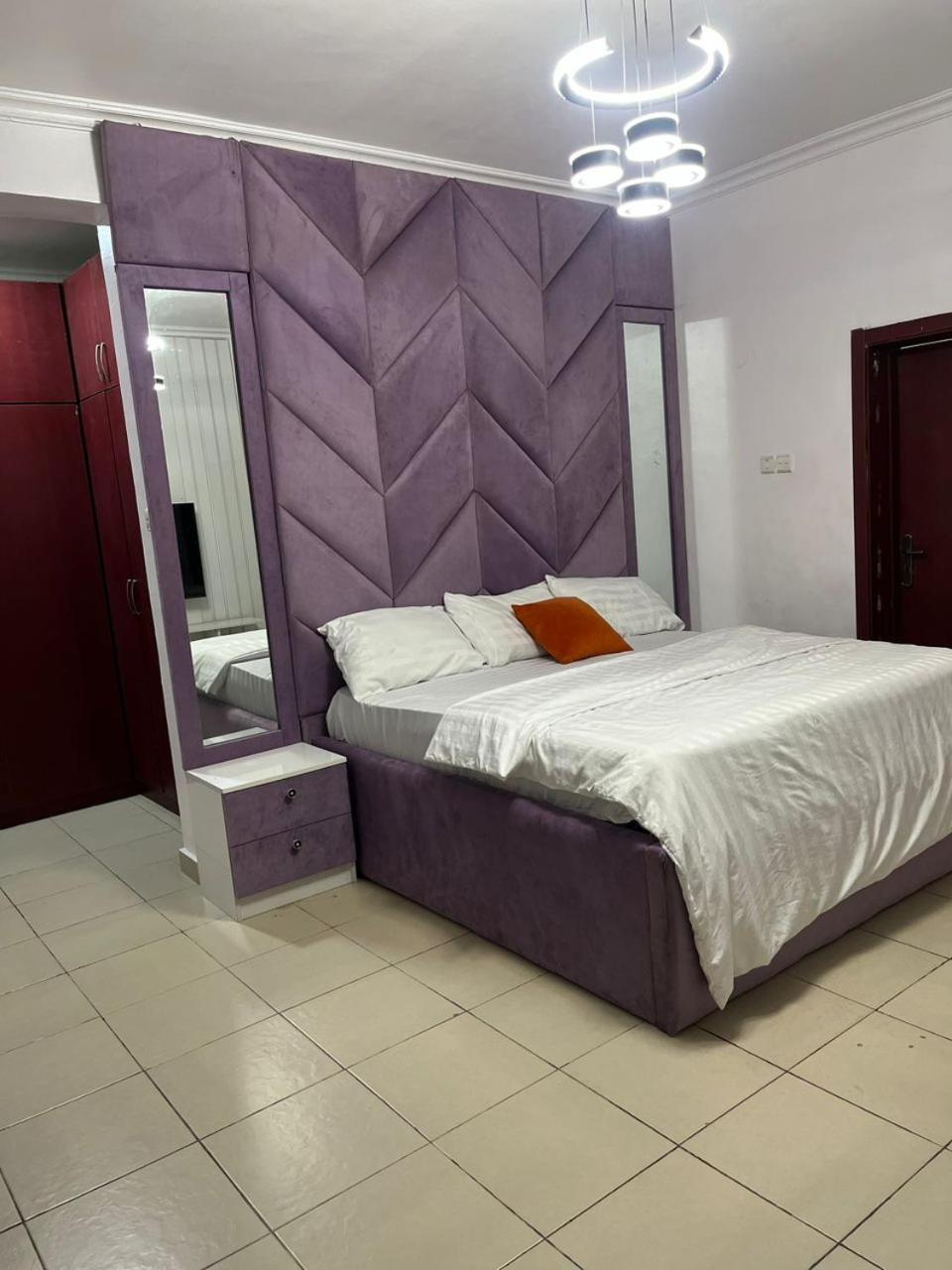 3bedroom with PS5, 24hrs light, Netflix in Cromwell estate, Chevron, lekki view 5