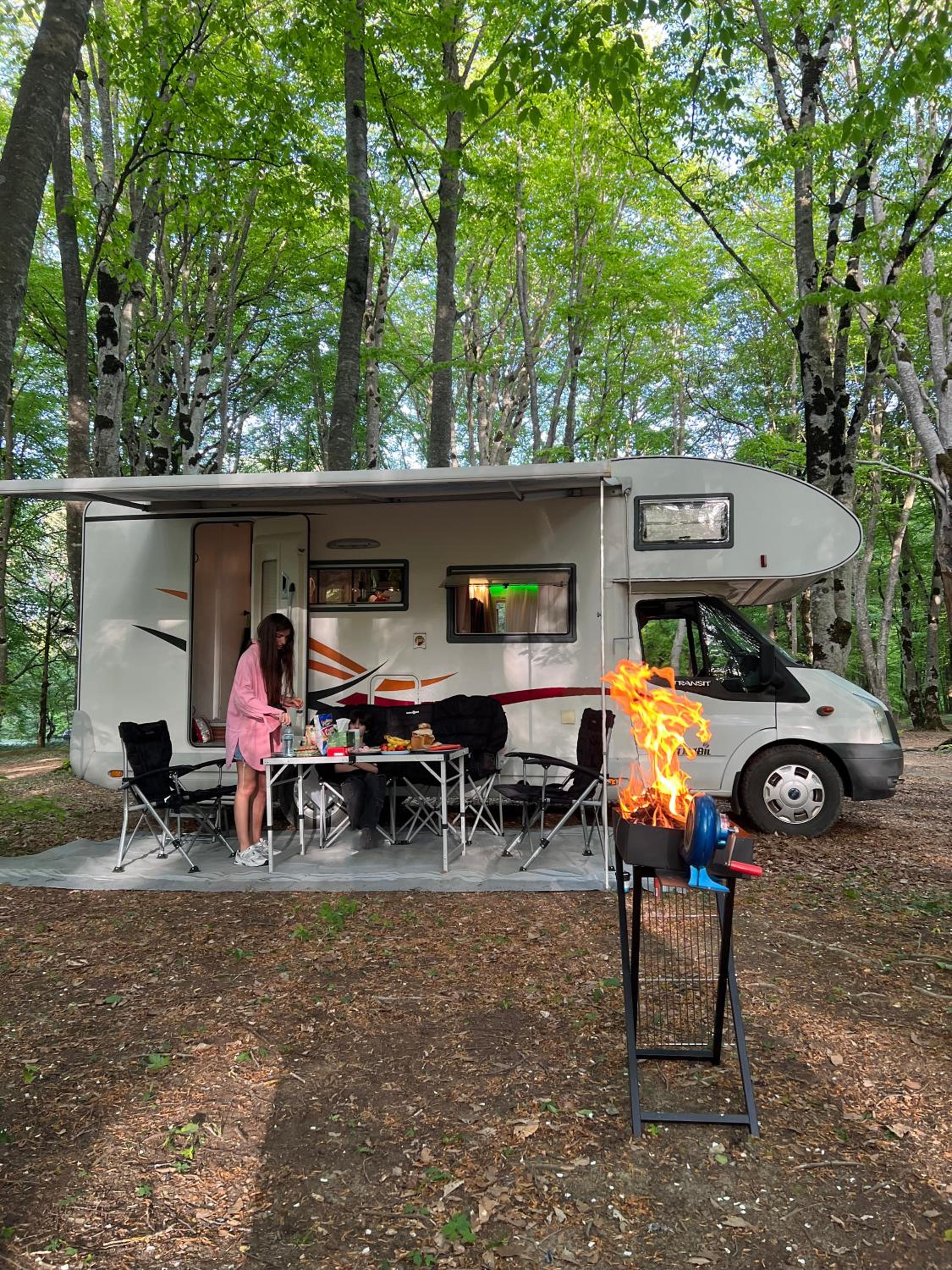 Camper Mobile Motorhome view 4