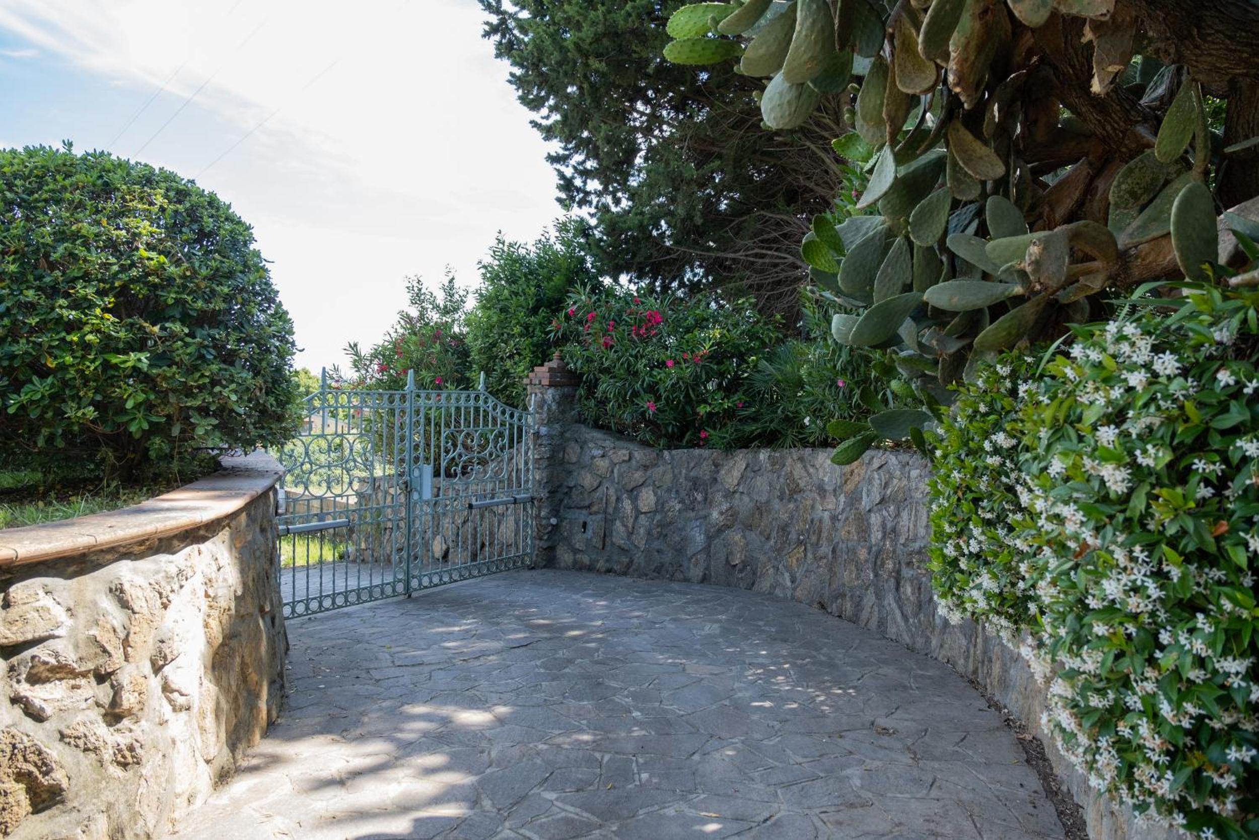 Villa delle Ginestre