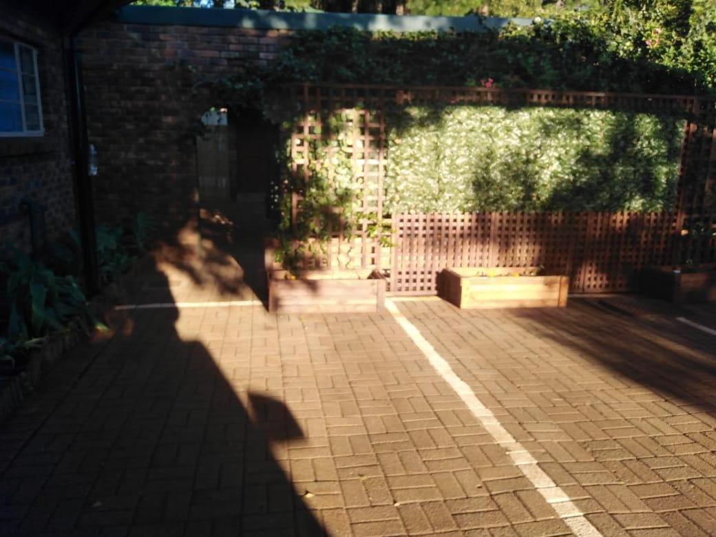 8 Soenie Avenue Self-Catering