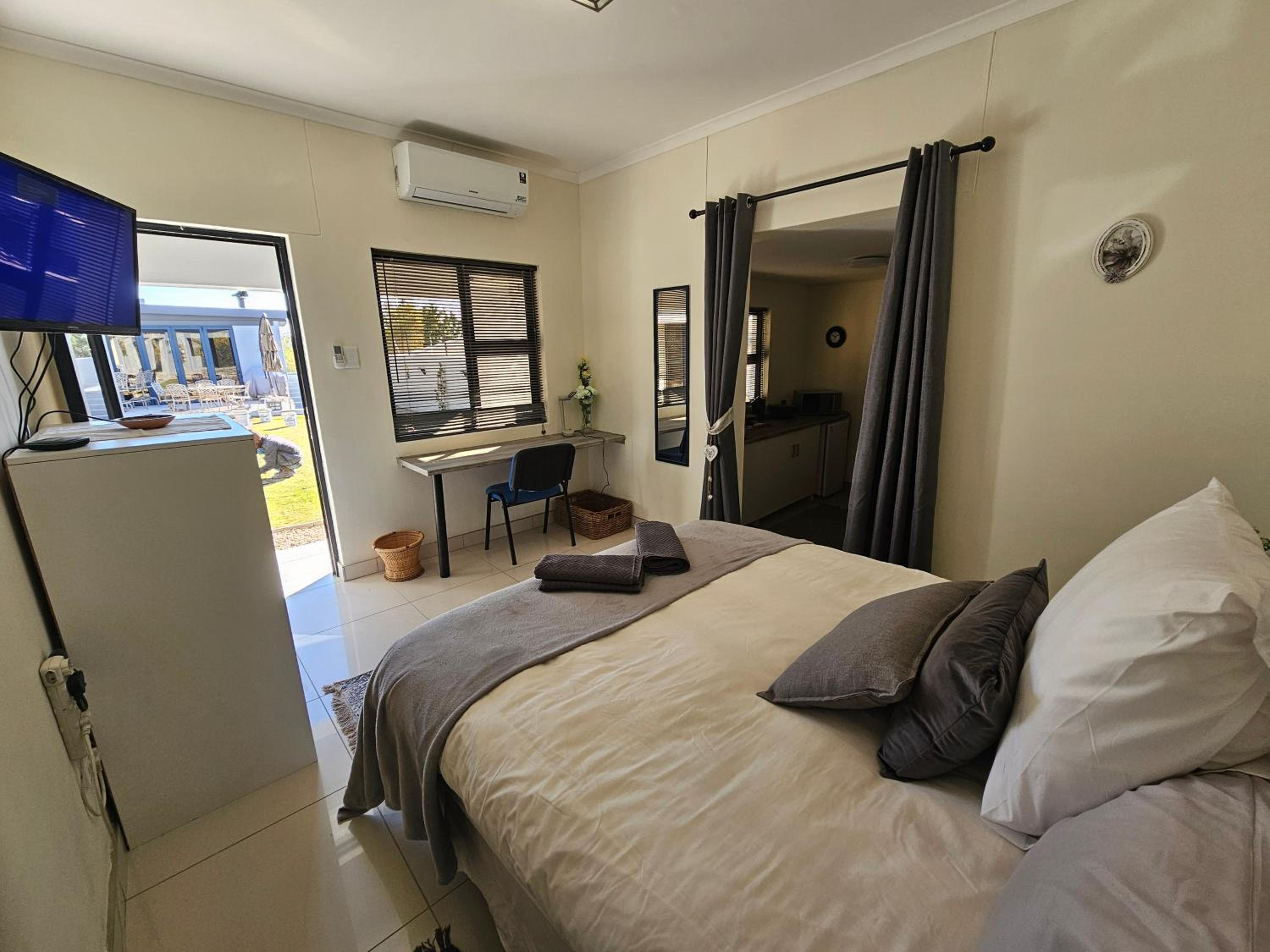 Li-Bru Self Catering Accommodation view 3