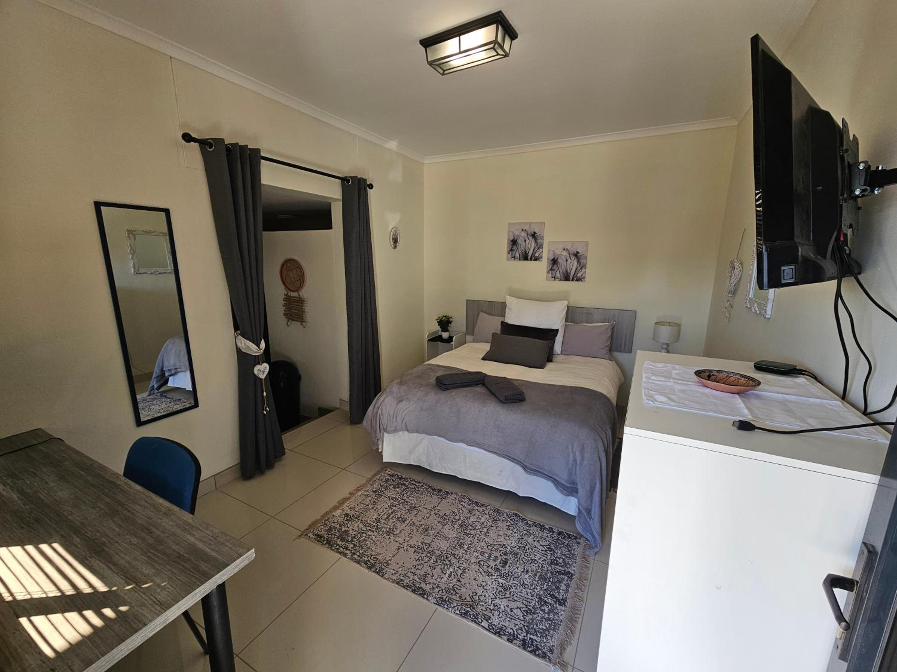 Li-Bru Self Catering Accommodation view 5