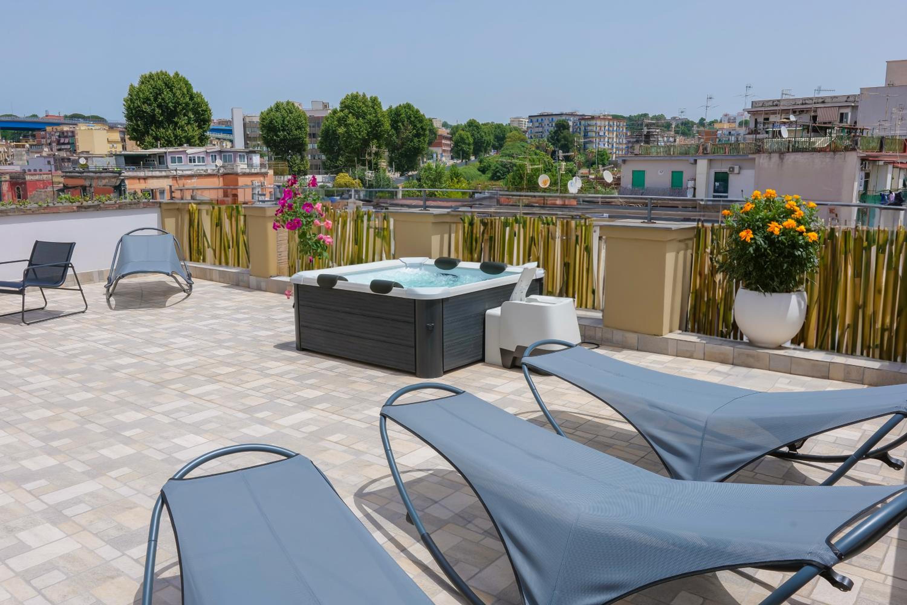 Rooftop Parthenopeo Contemporary Rooms