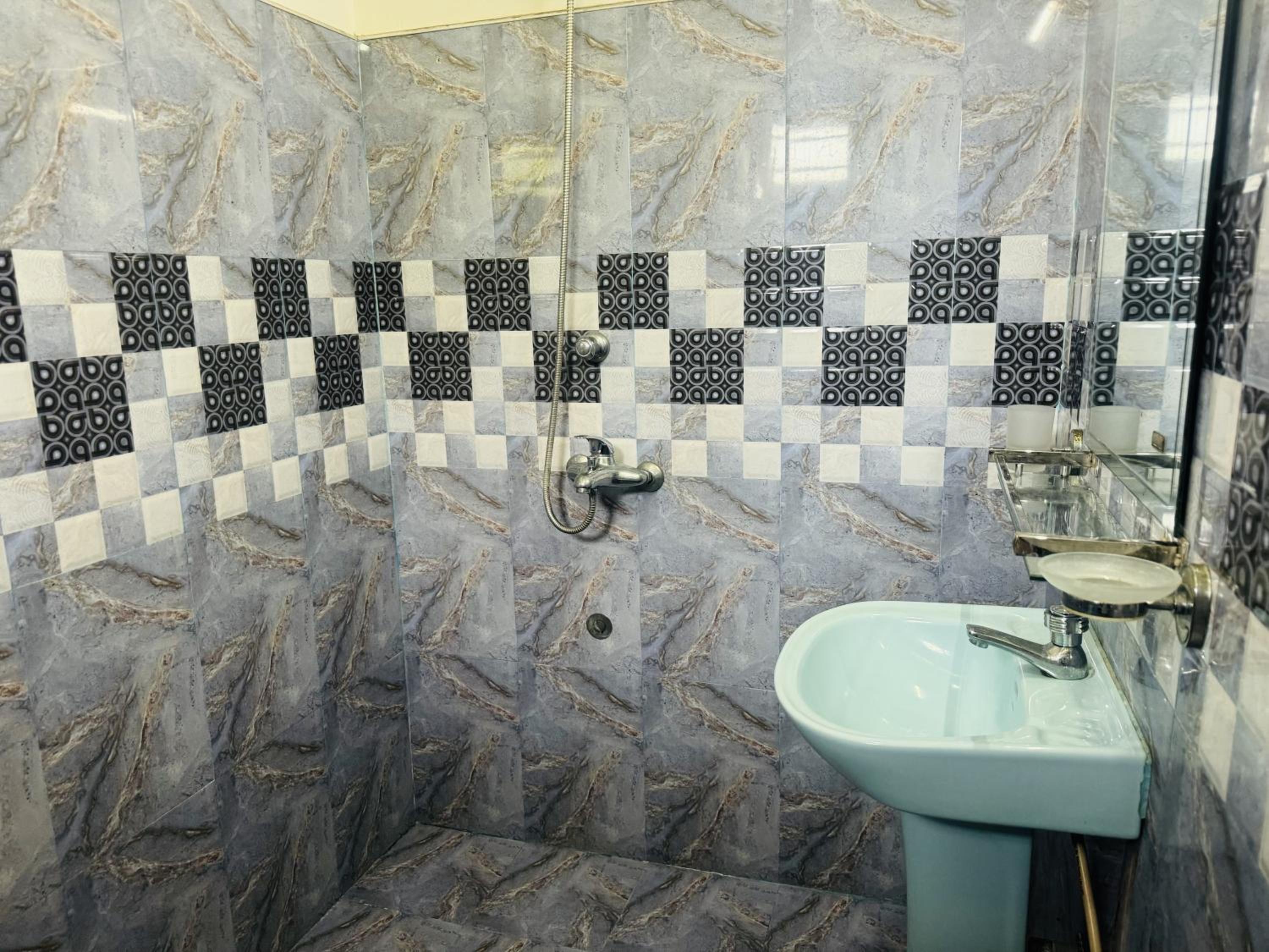 Photo 6