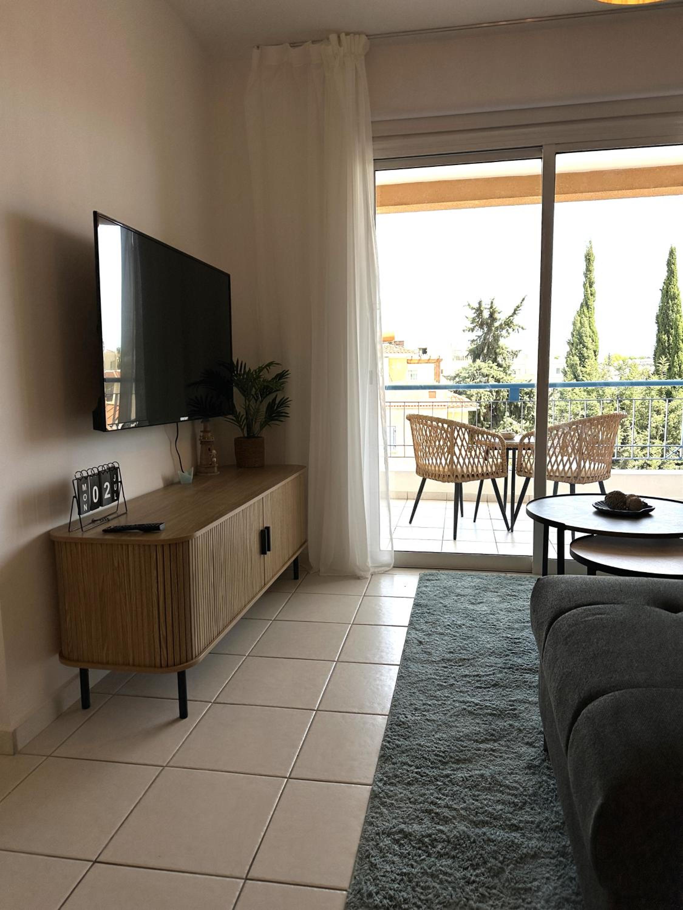 H&O Golden Sun Suite