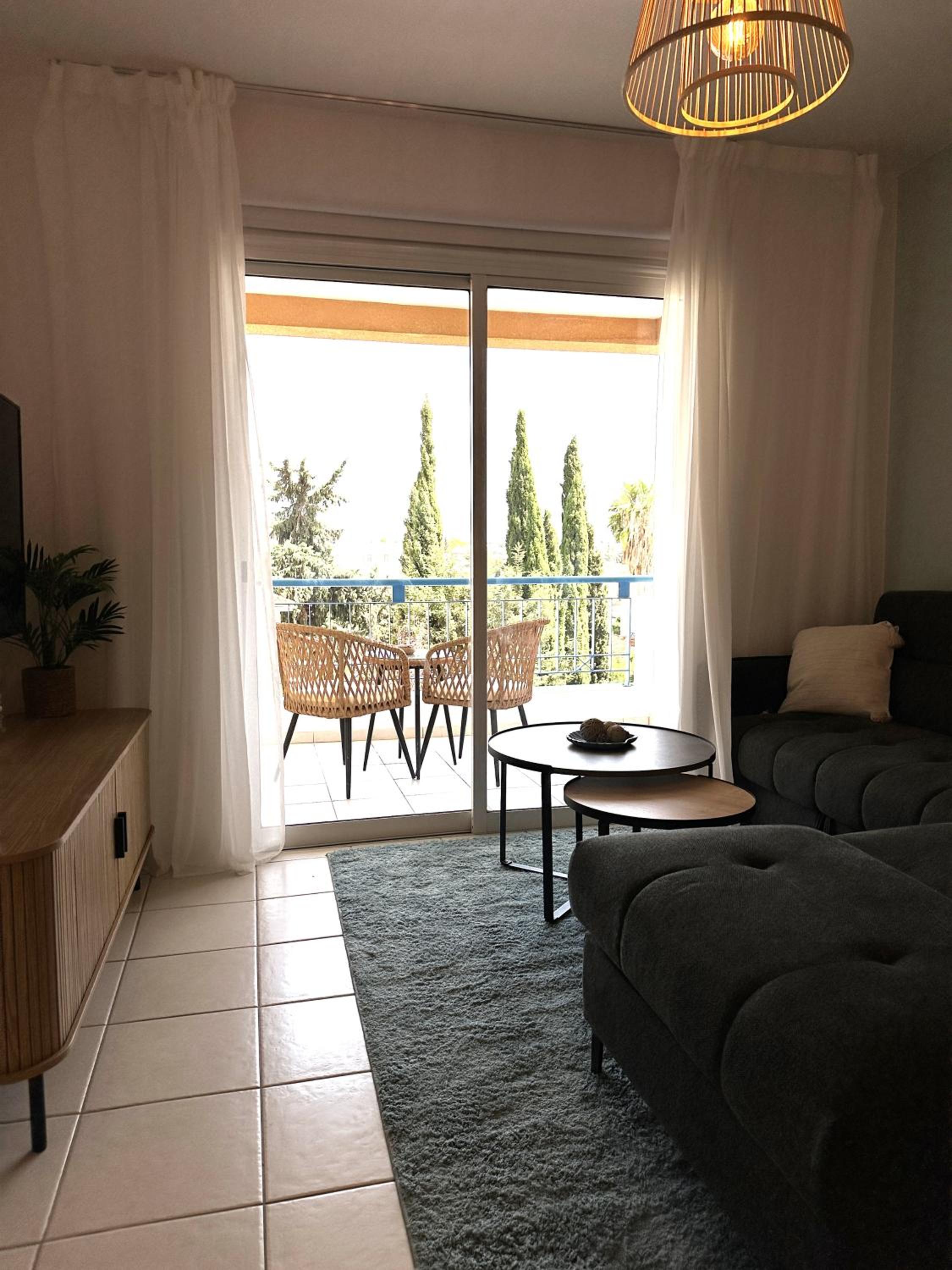H&O Golden Sun Suite