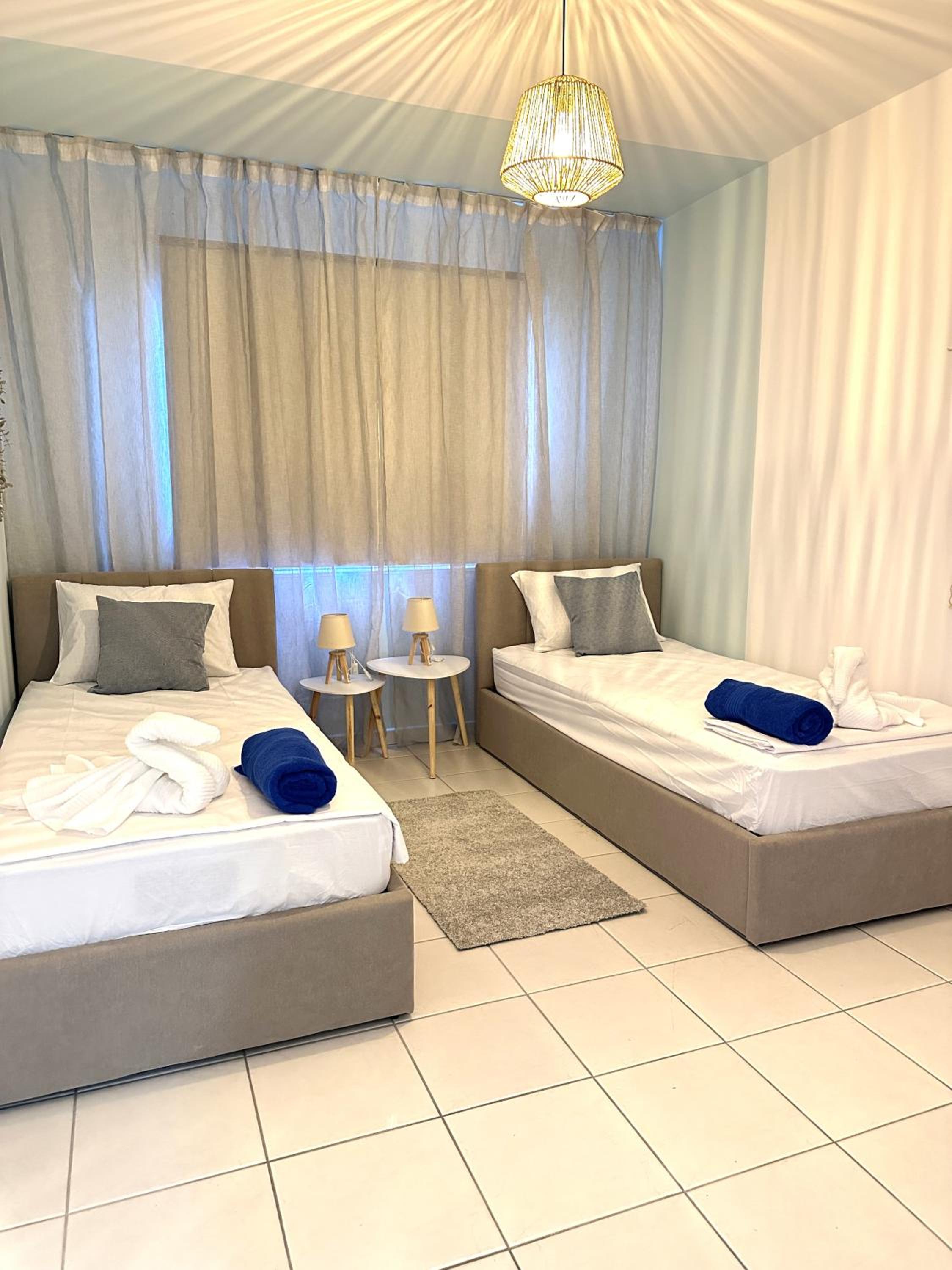H&O Golden Sun Suite