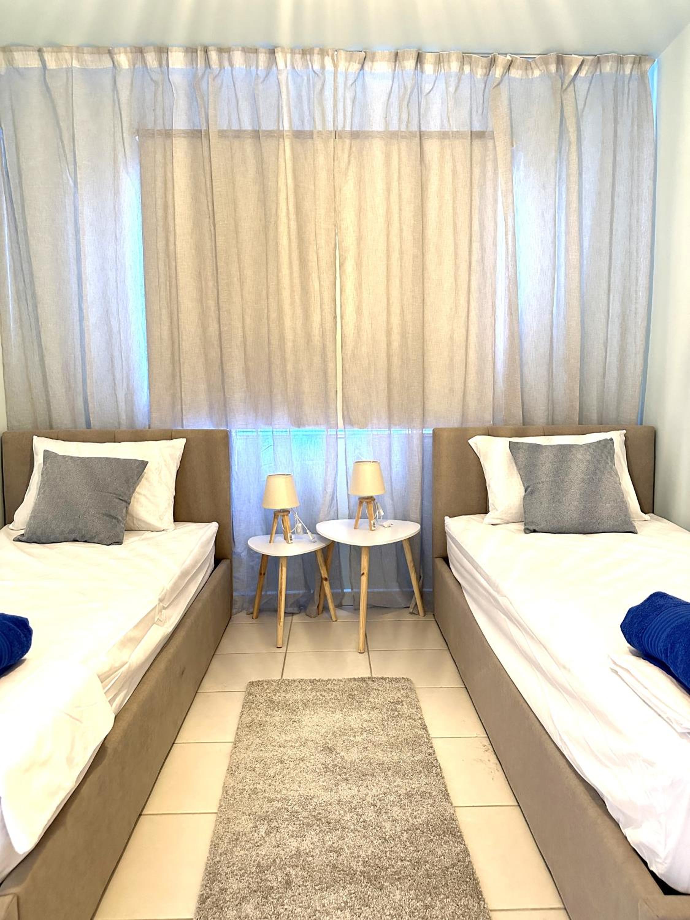 H&O Golden Sun Suite