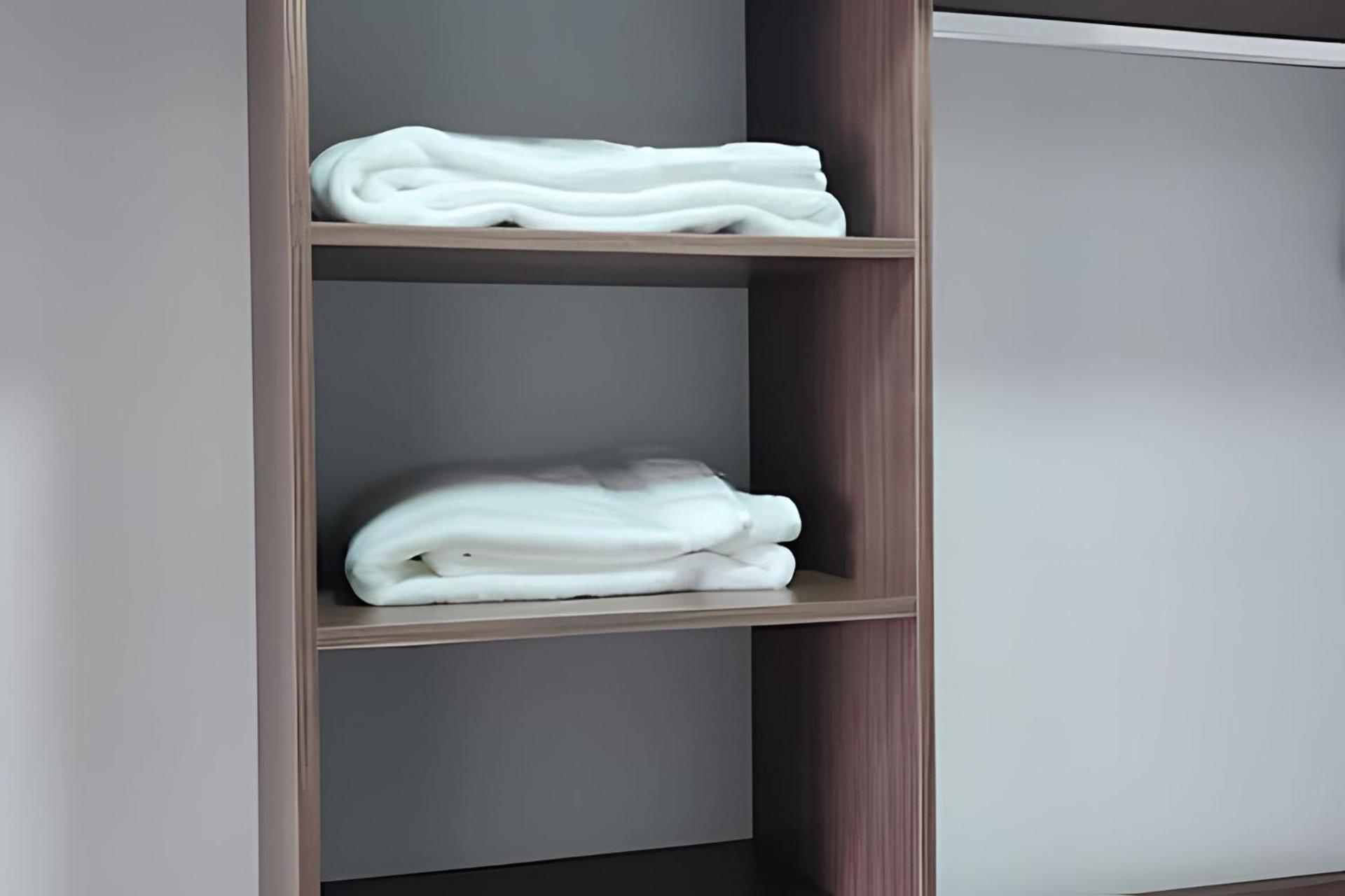 GURUS FR | Elegante apto. con vista | naturaleza | aire