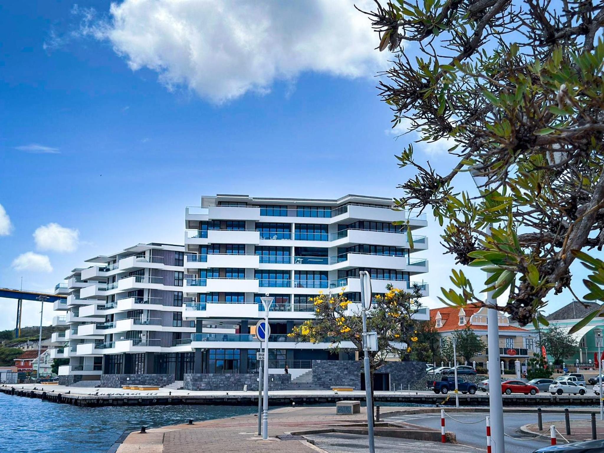 The Wharf Luxury Apartment NT 5F