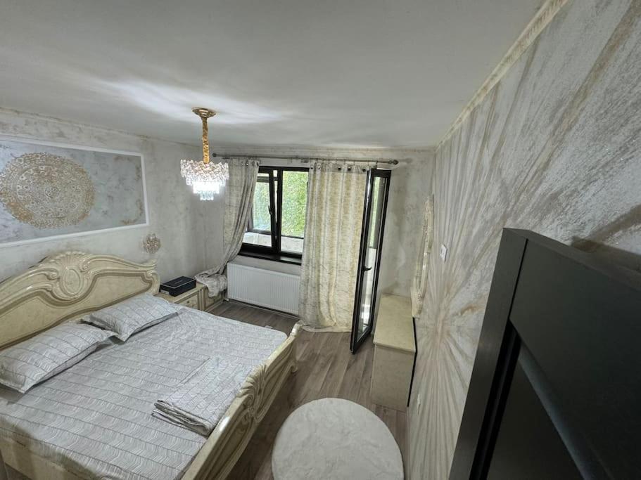 Apartament cu 4 camere renovat