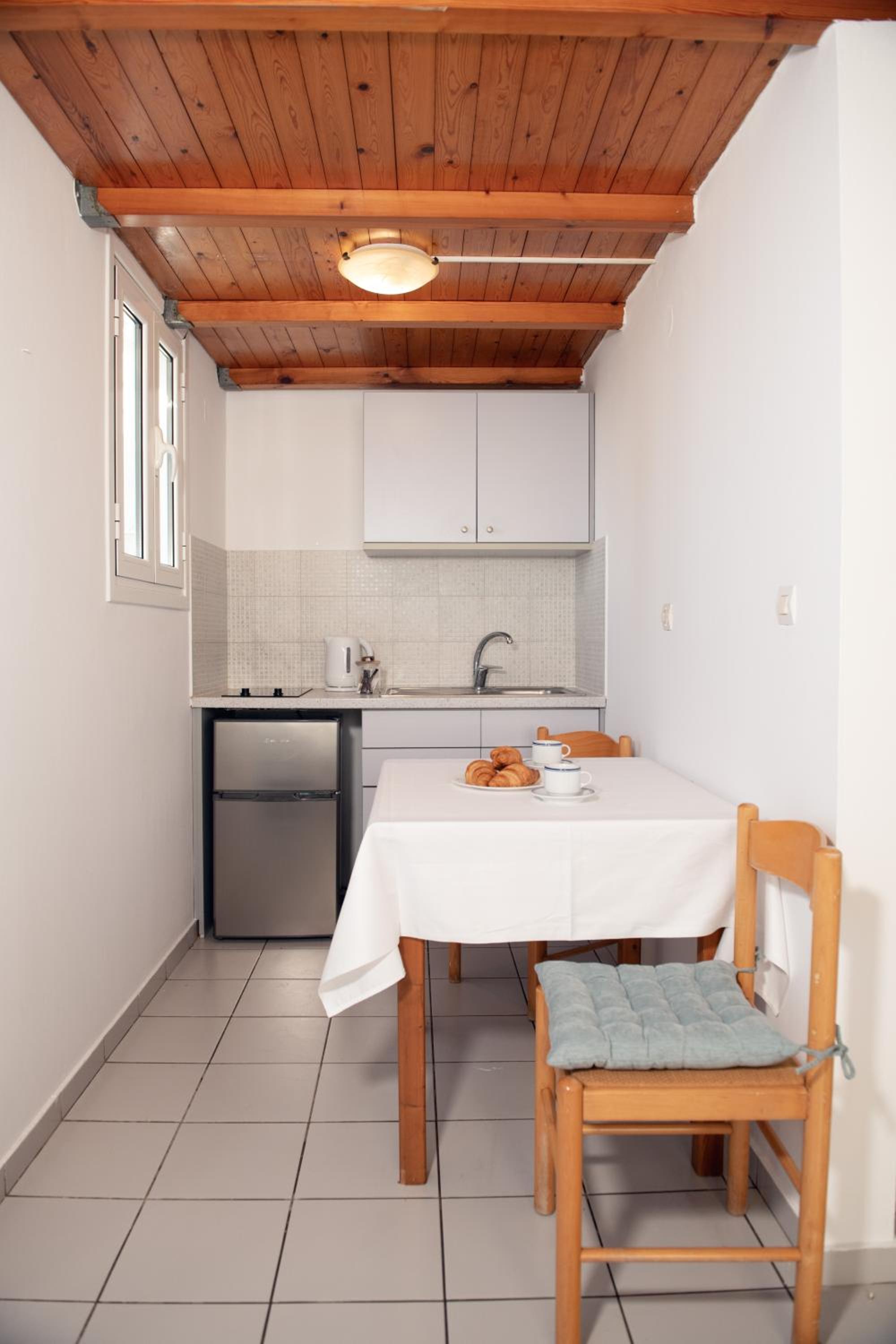 Marianthi Apts Anissaras
