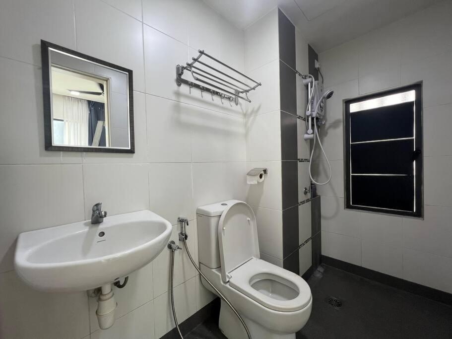 Comfy Zeva Studio Homestay with WIFI photo 4