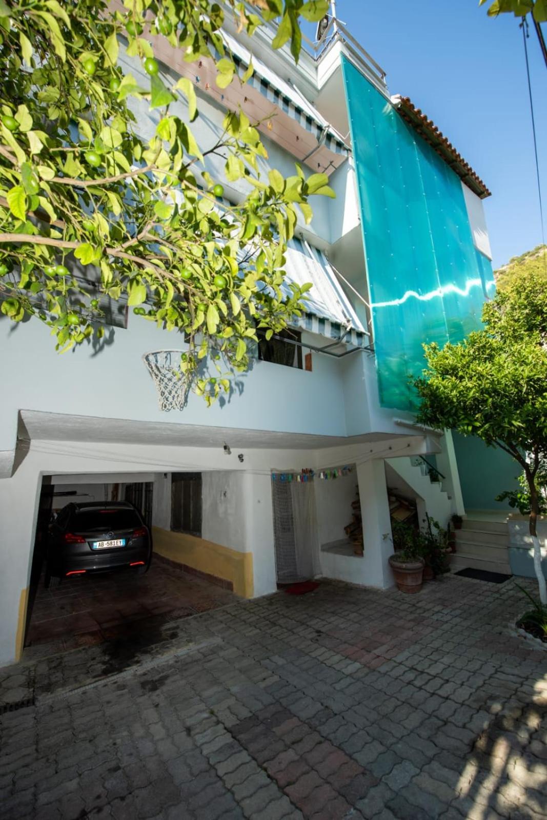 Vila Shyti