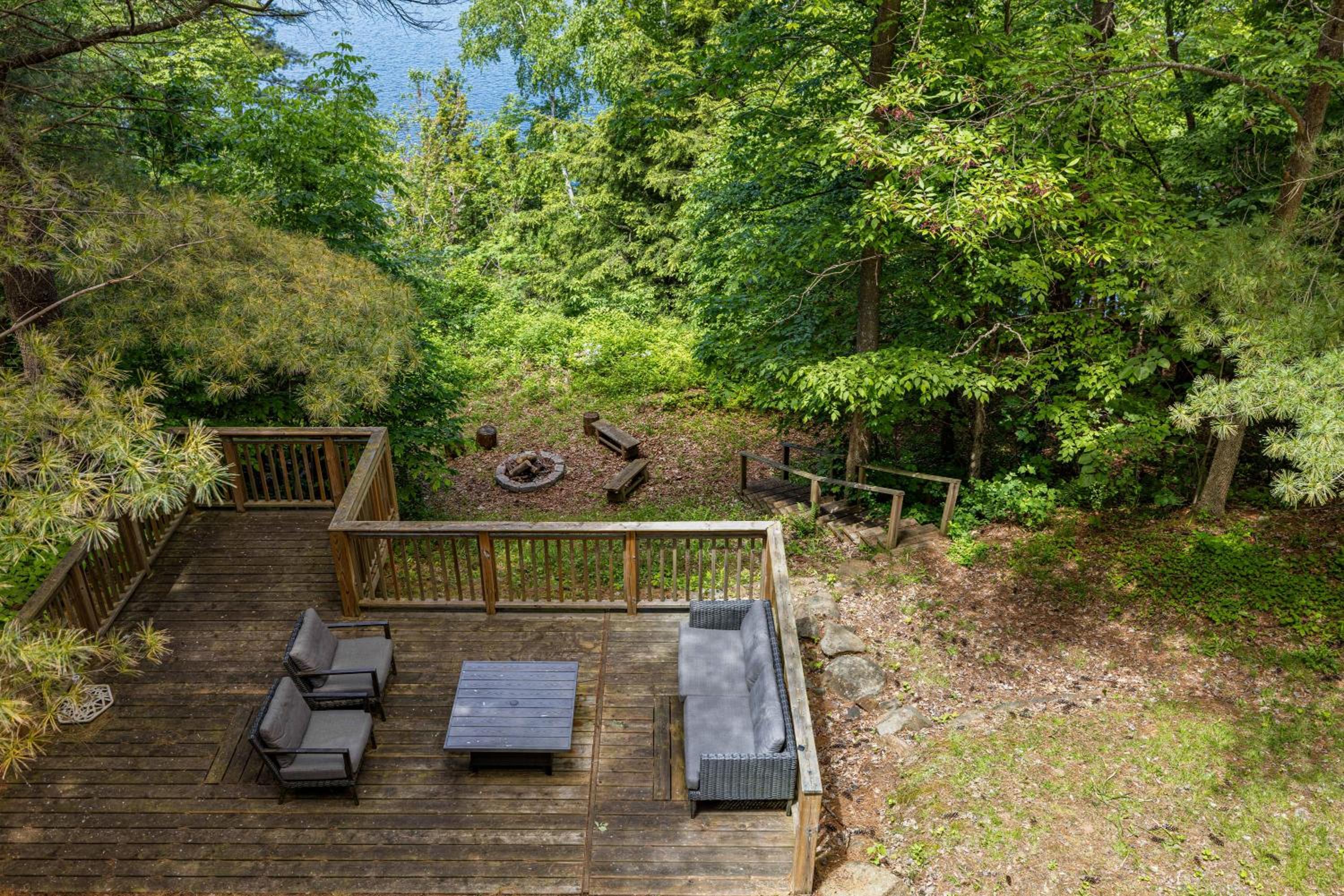 Secluded and beautiful wooded waterfront retreat