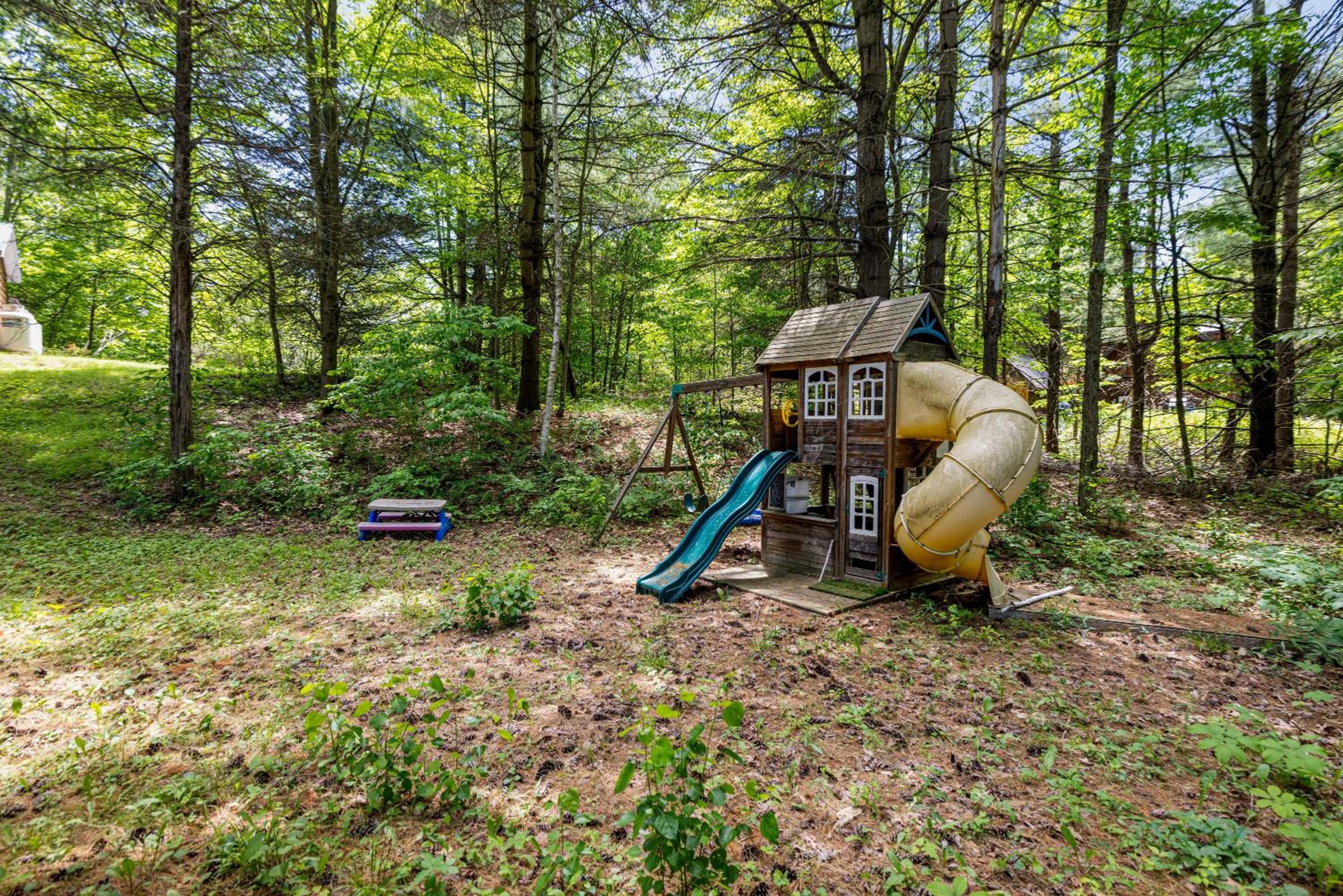 Secluded and beautiful wooded waterfront retreat