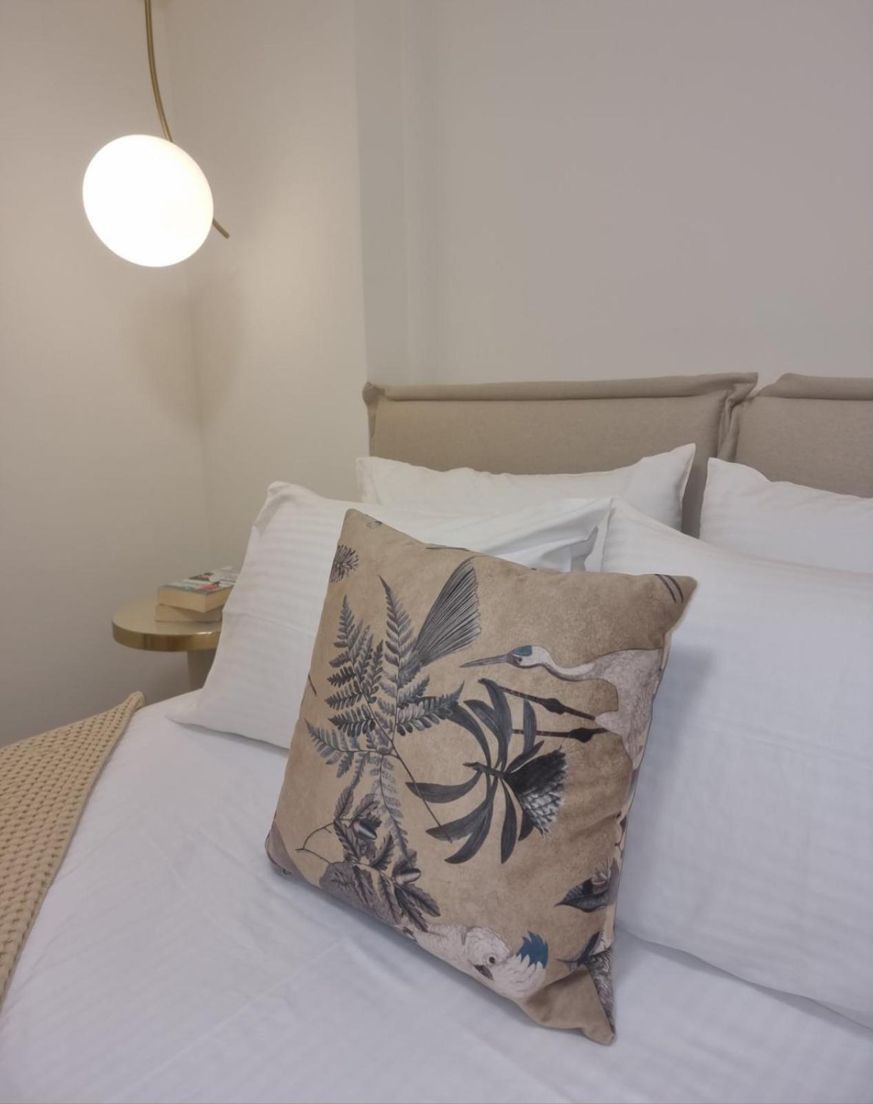 K & L Luxury Suite photo 5