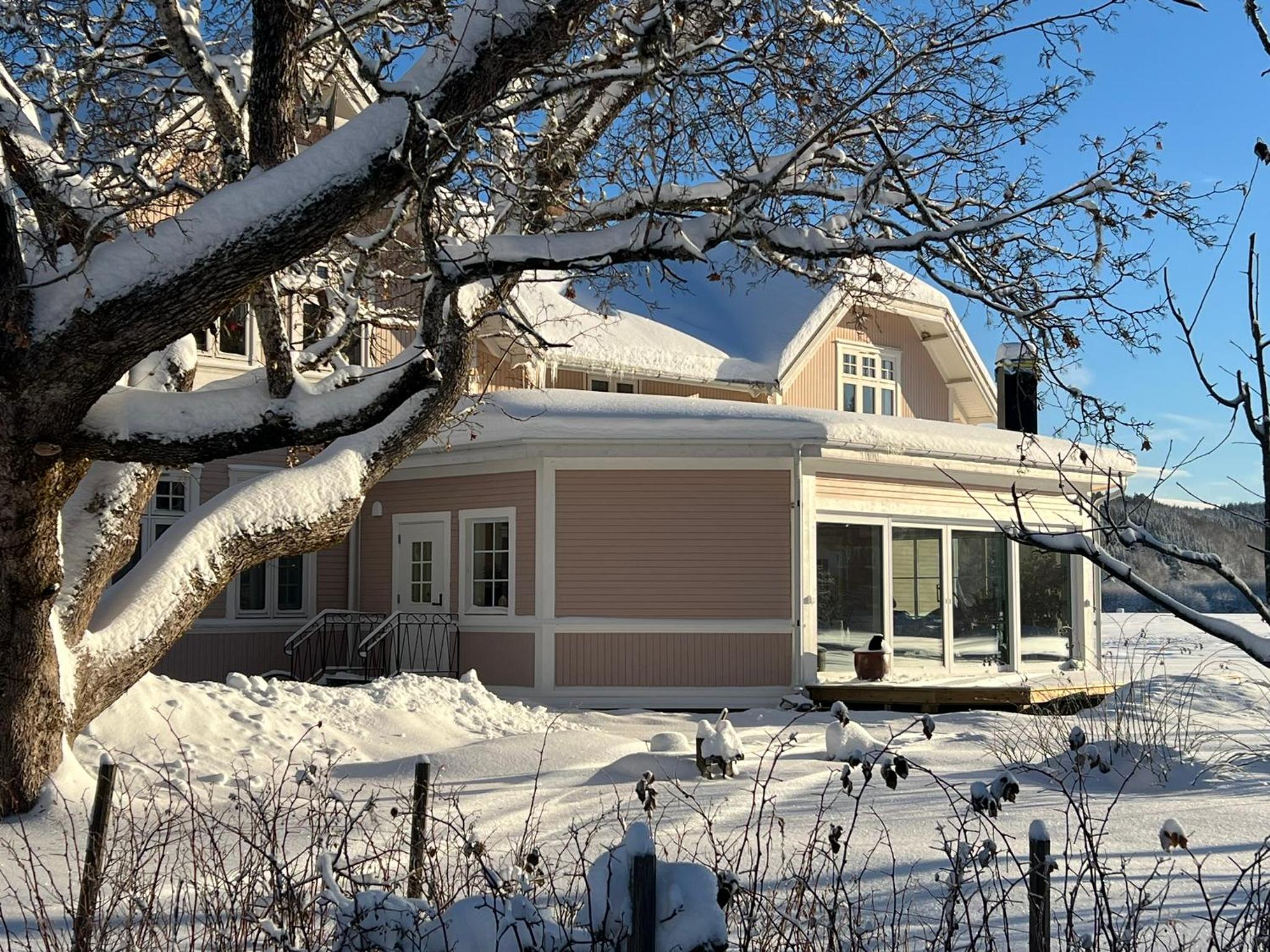 Rosa Huset Osebol