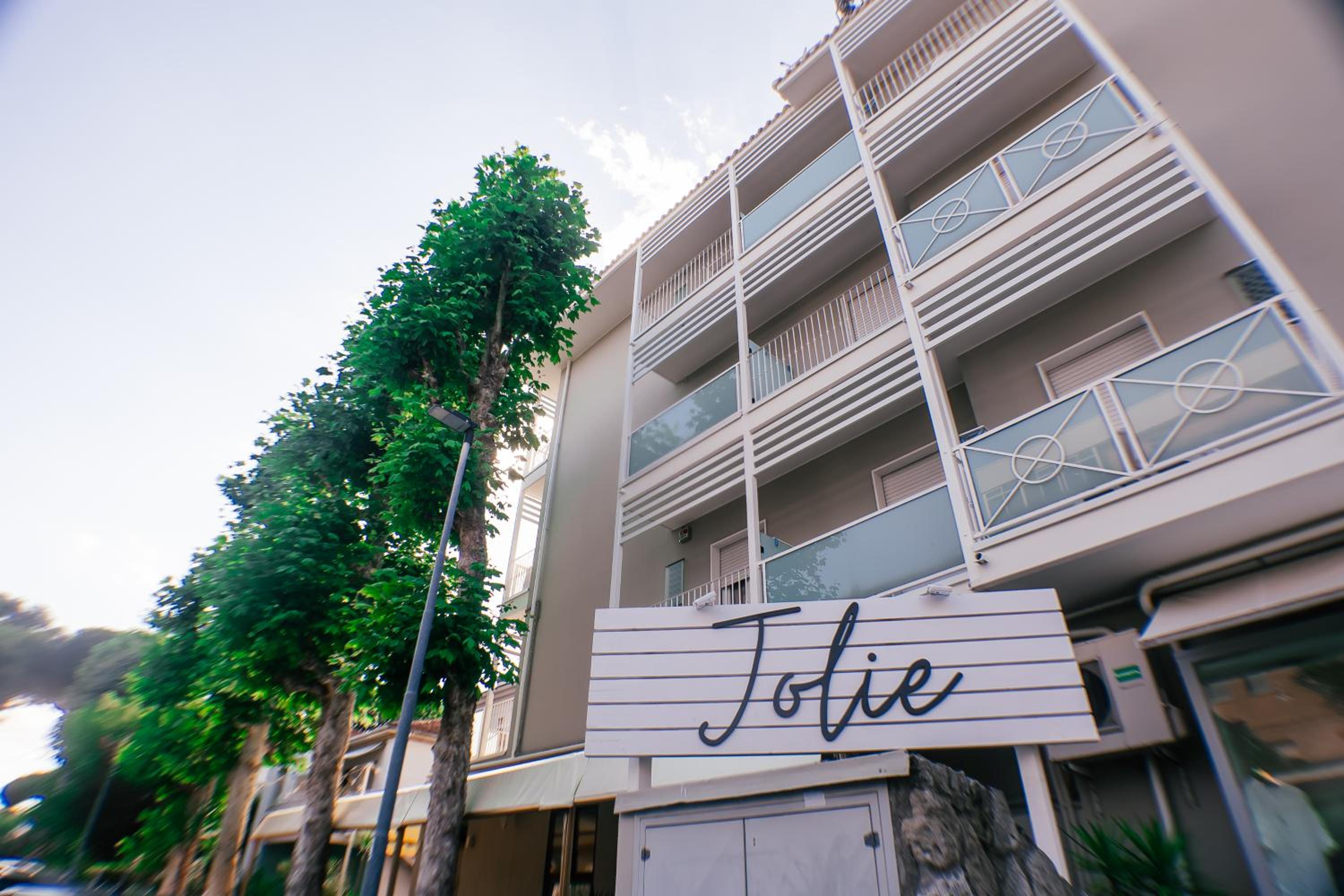 Hotel Jolie - Image 1