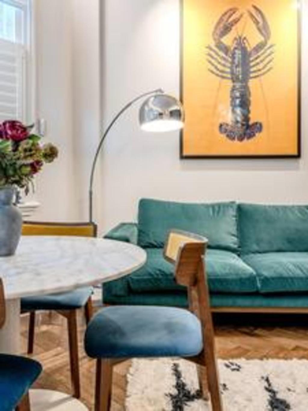 Modern spacious studio in Chelsea by Kings Road