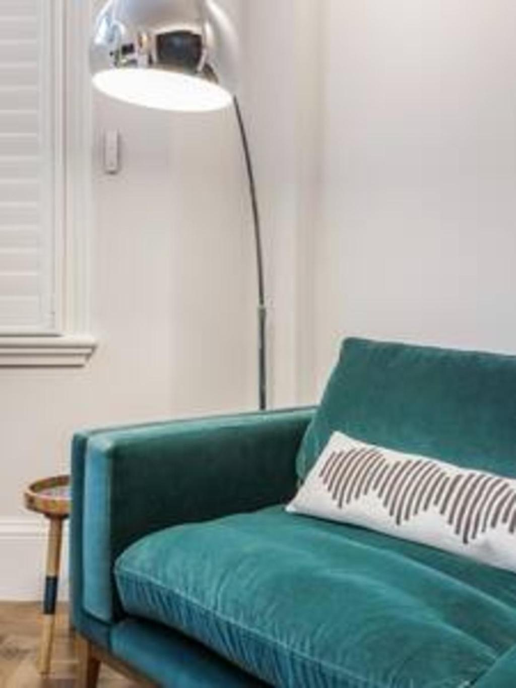 Modern spacious studio in Chelsea by Kings Road
