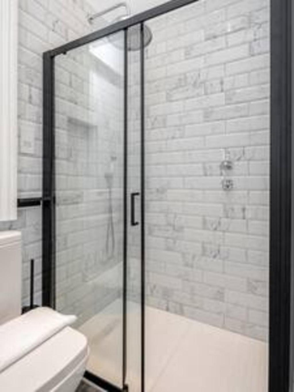 Modern spacious studio in Chelsea by Kings Road