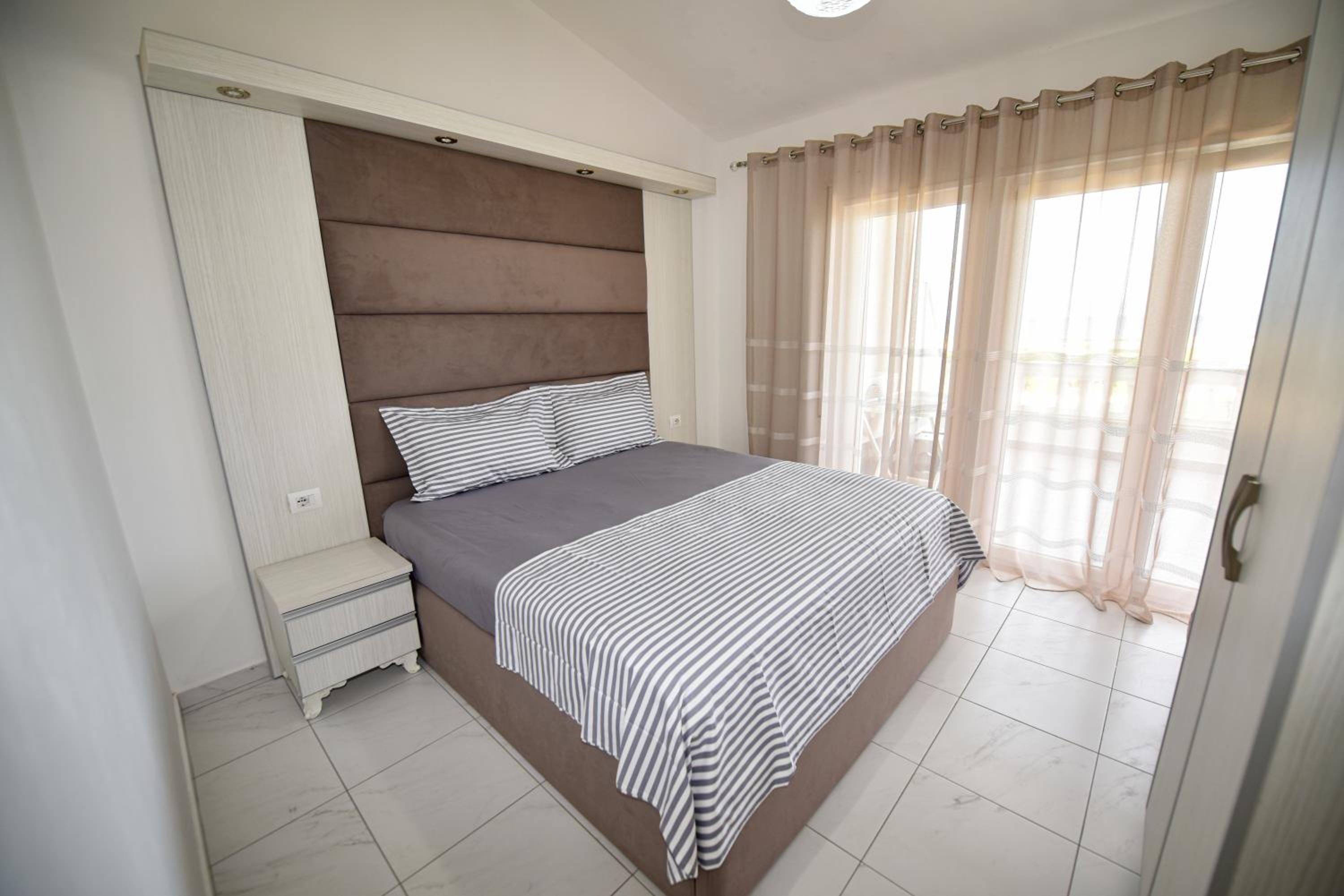 Apartment's Guraj Residence