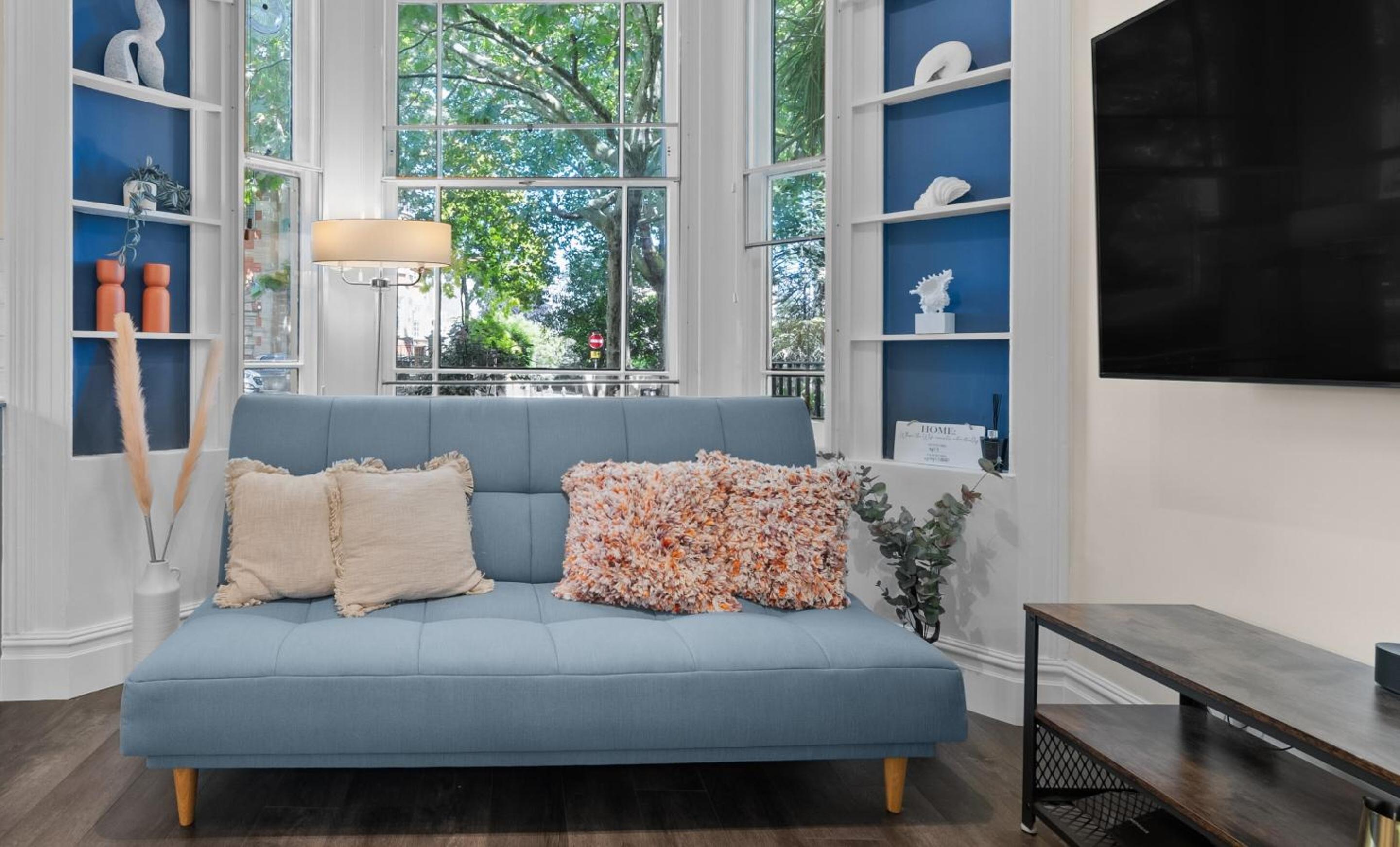 VICHY - The Hampstead Star | Prime Location