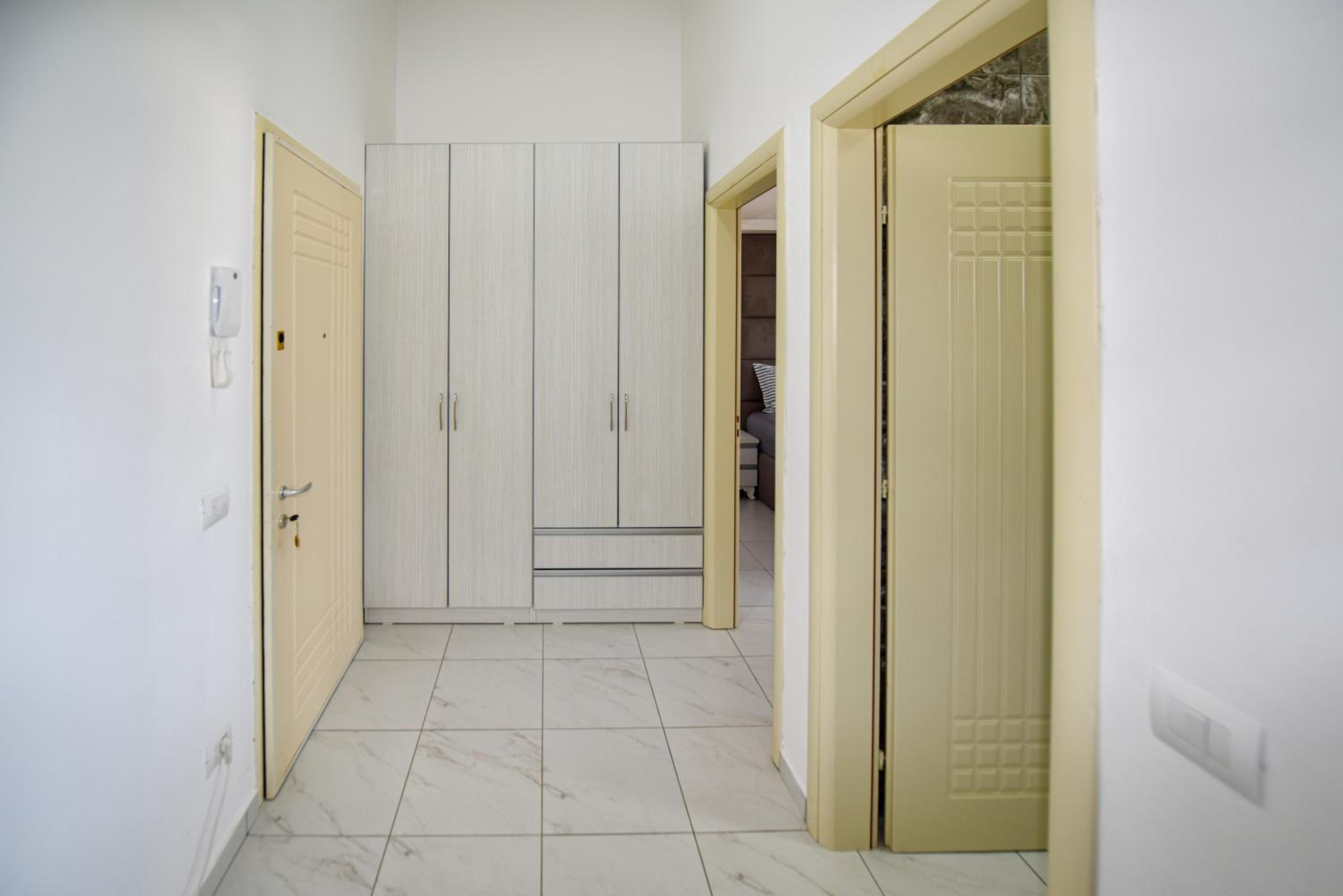 Apartment's Guraj Residence