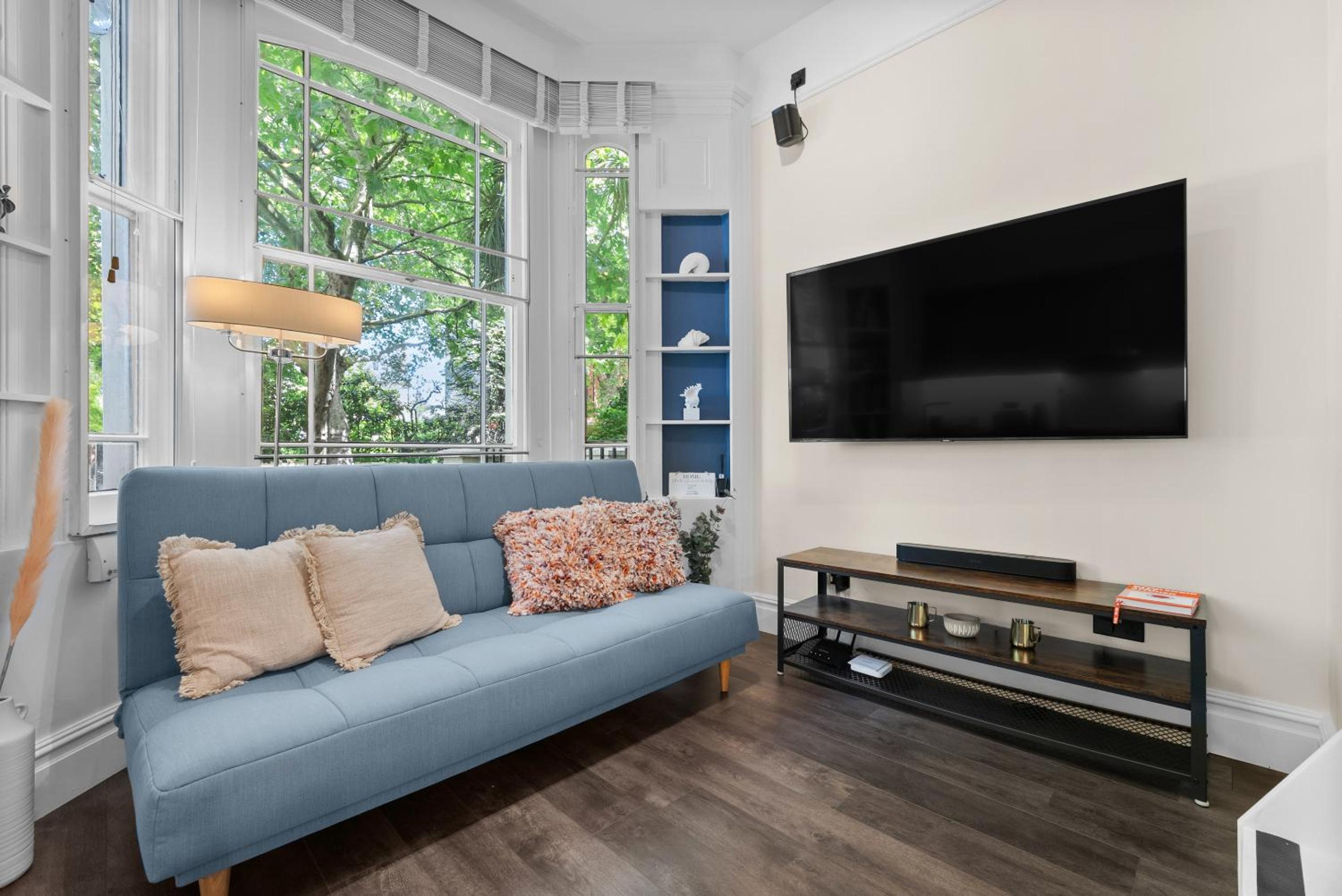 VICHY - The Hampstead Star | Prime Location