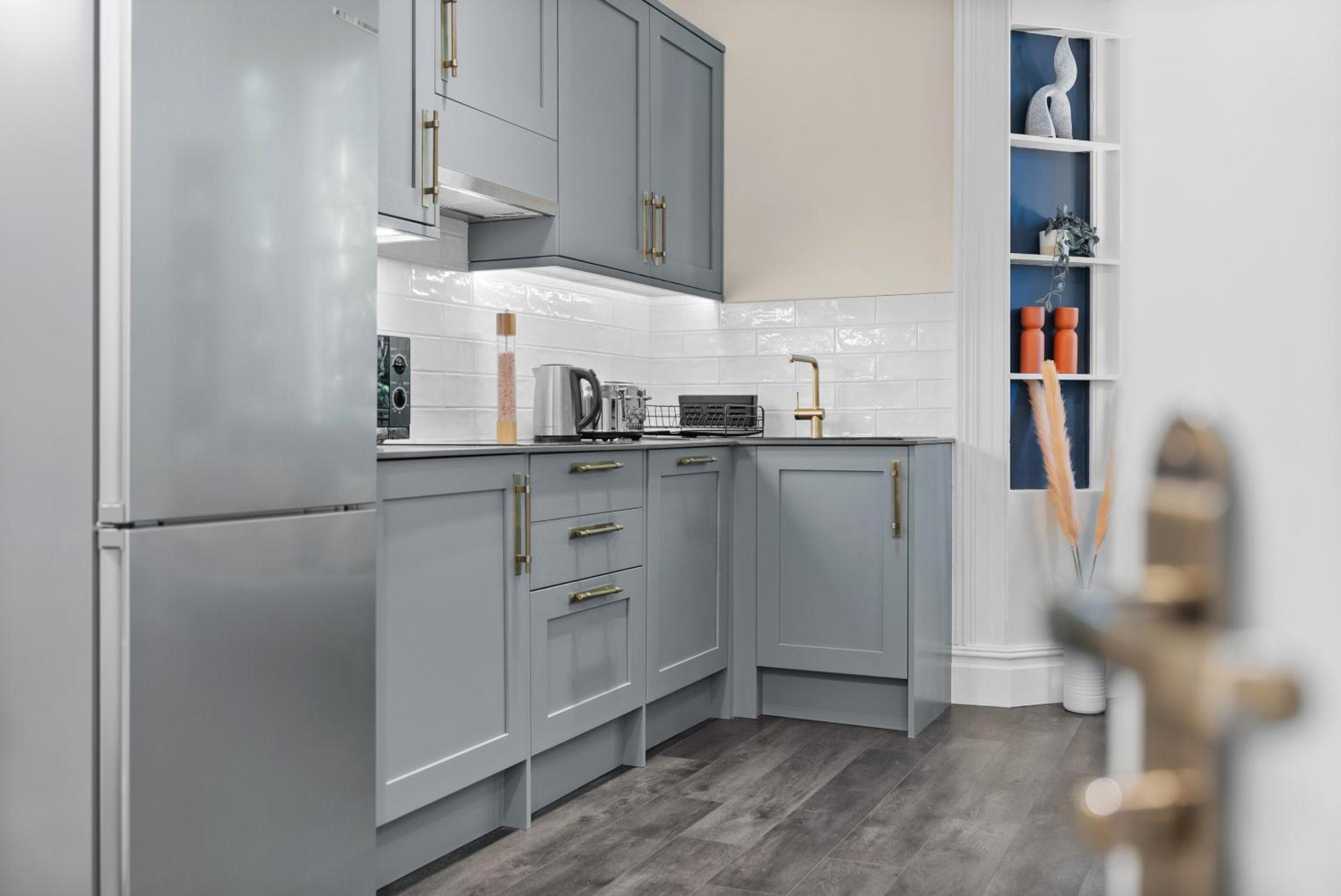 VICHY - The Hampstead Star | Prime Location