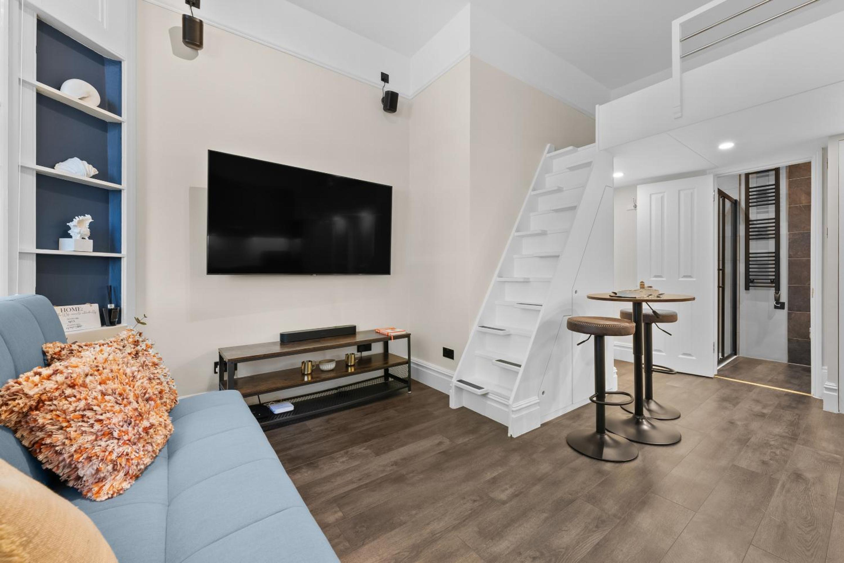 VICHY - The Hampstead Star | Prime Location