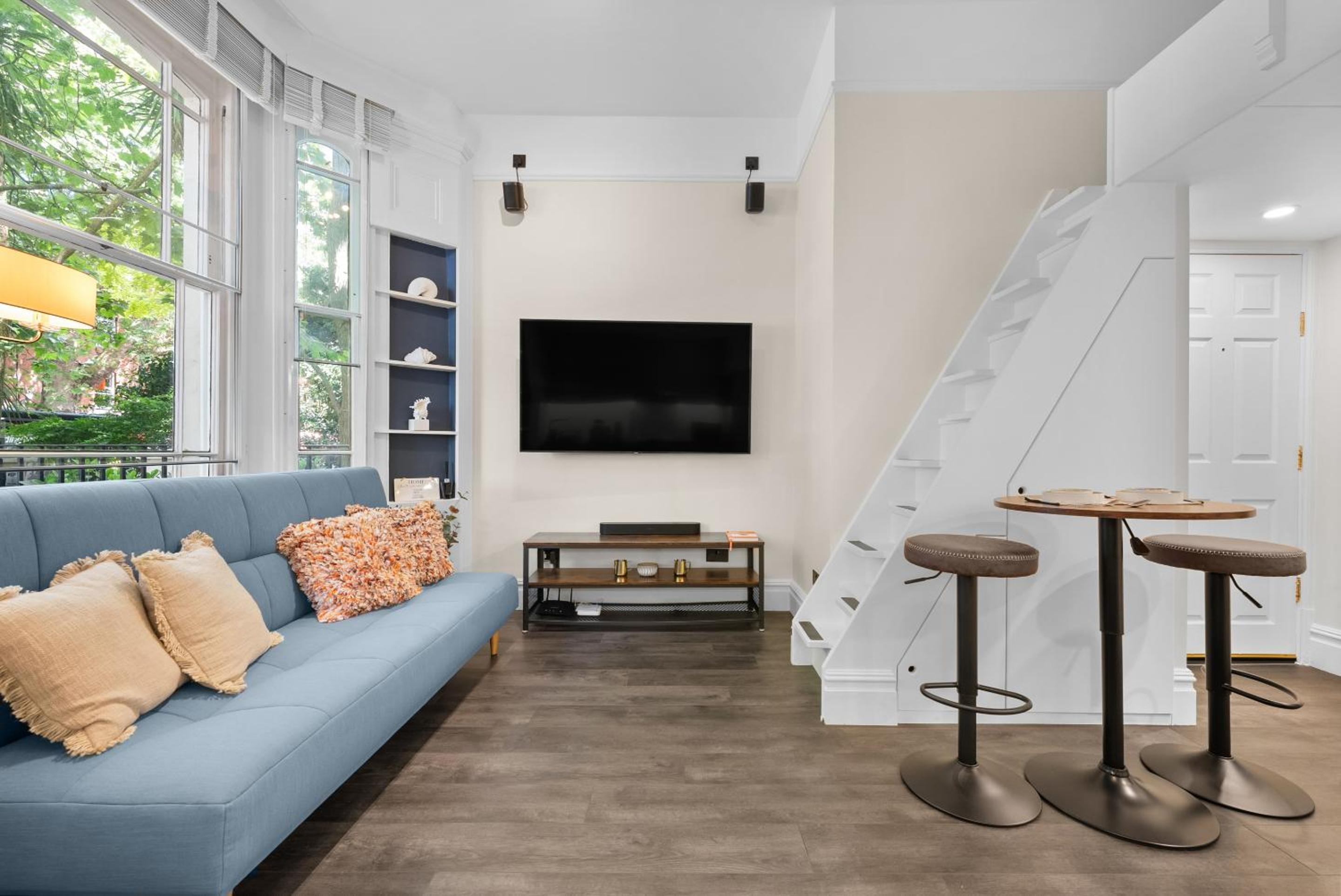 VICHY - The Hampstead Star | Prime Location