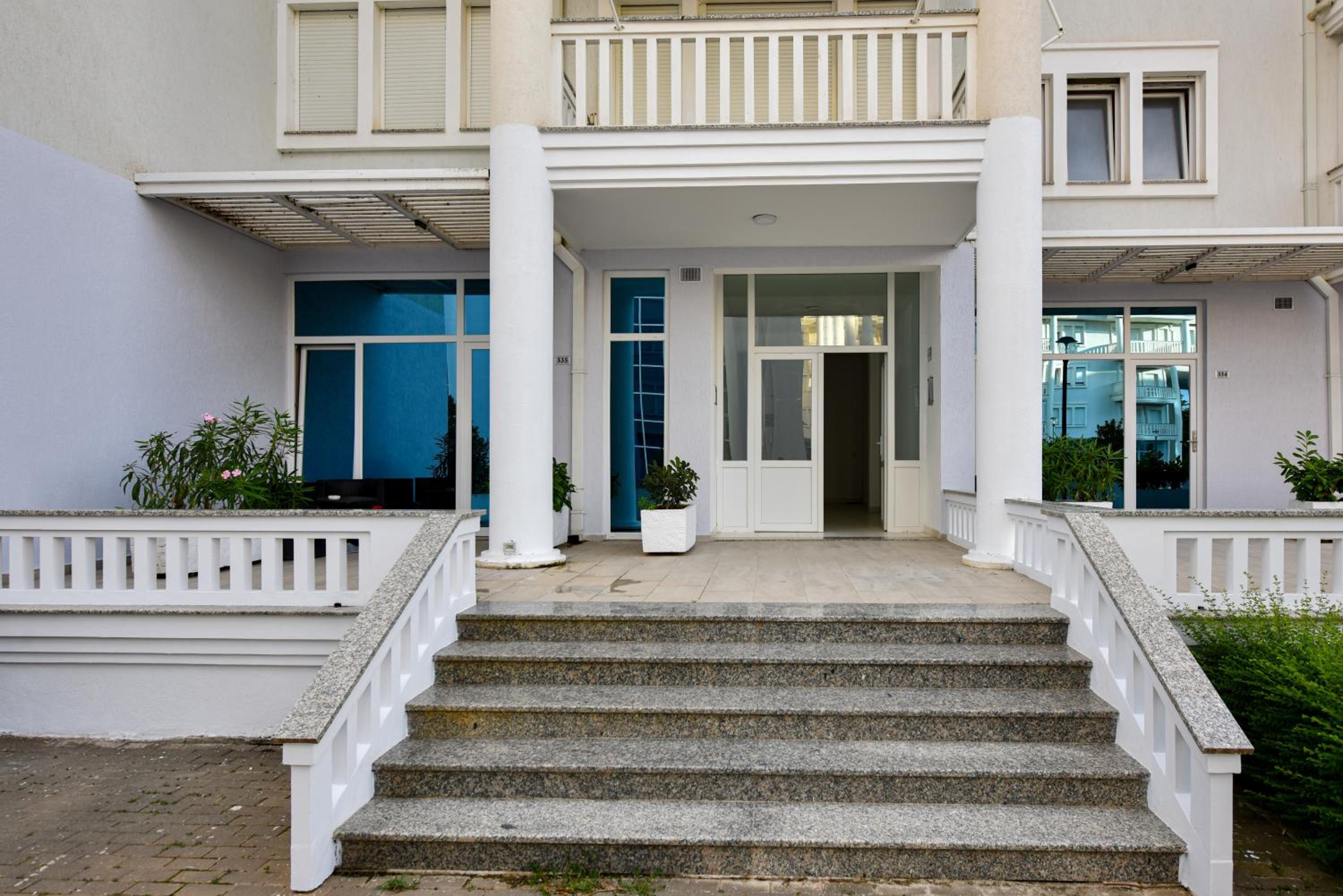 Apartment's Guraj Residence