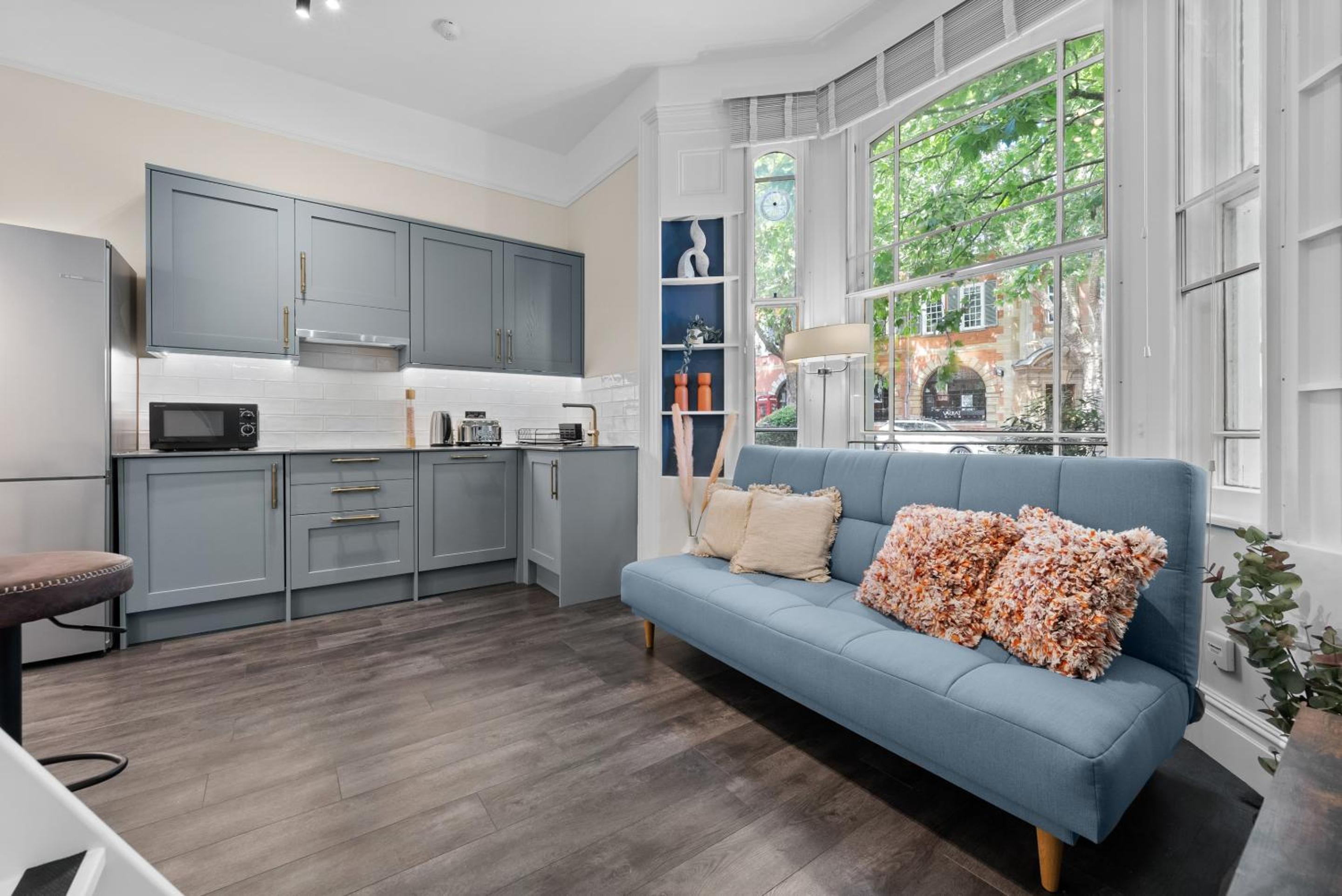 VICHY - The Hampstead Star | Prime Location