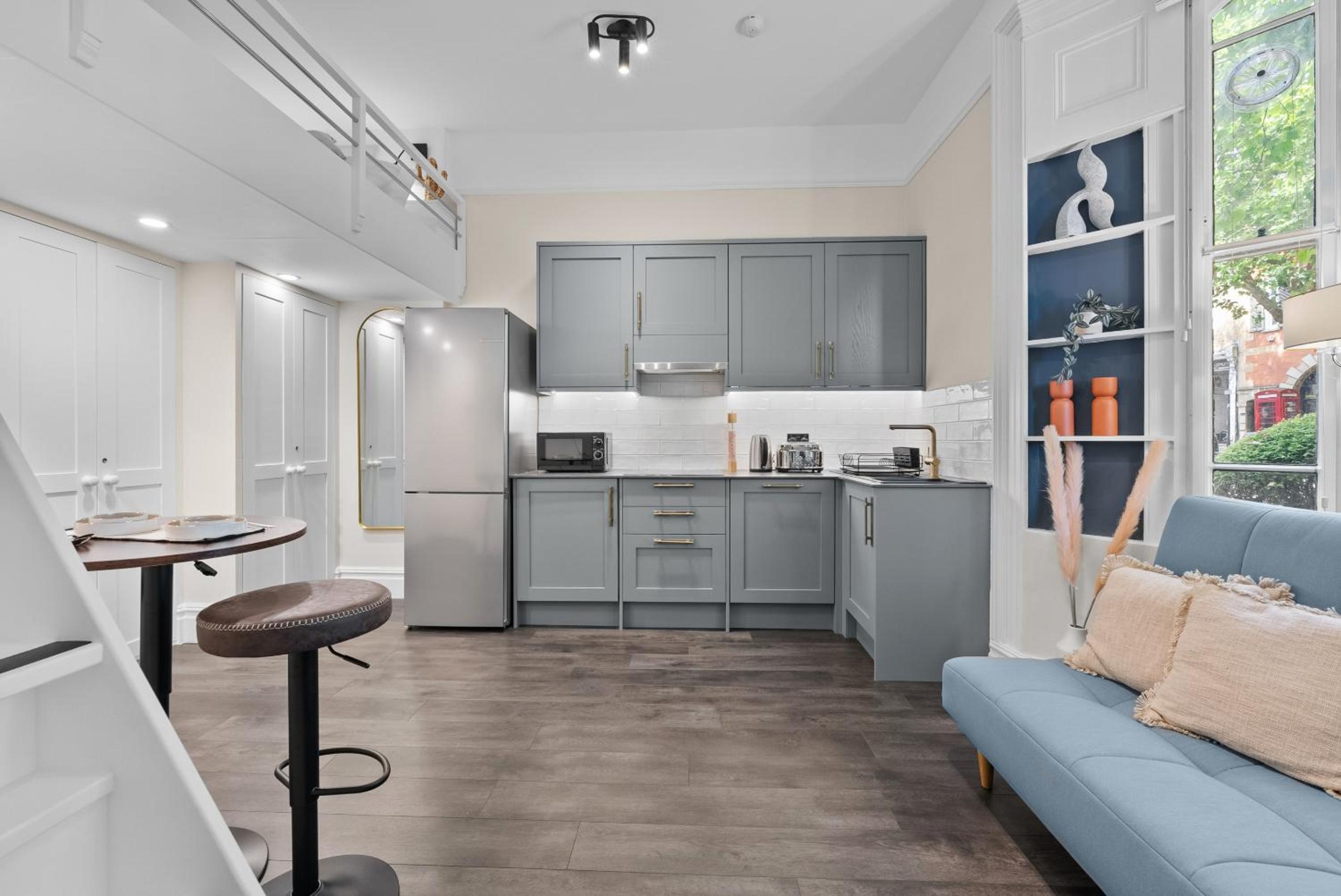 VICHY - The Hampstead Star | Prime Location
