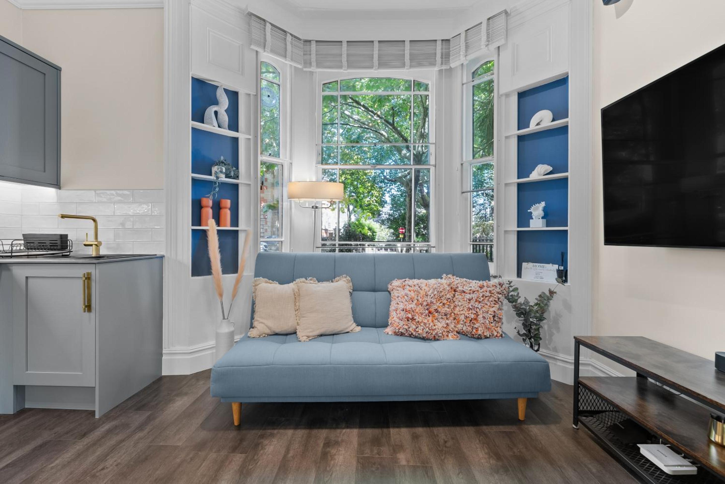 VICHY - The Hampstead Star | Prime Location