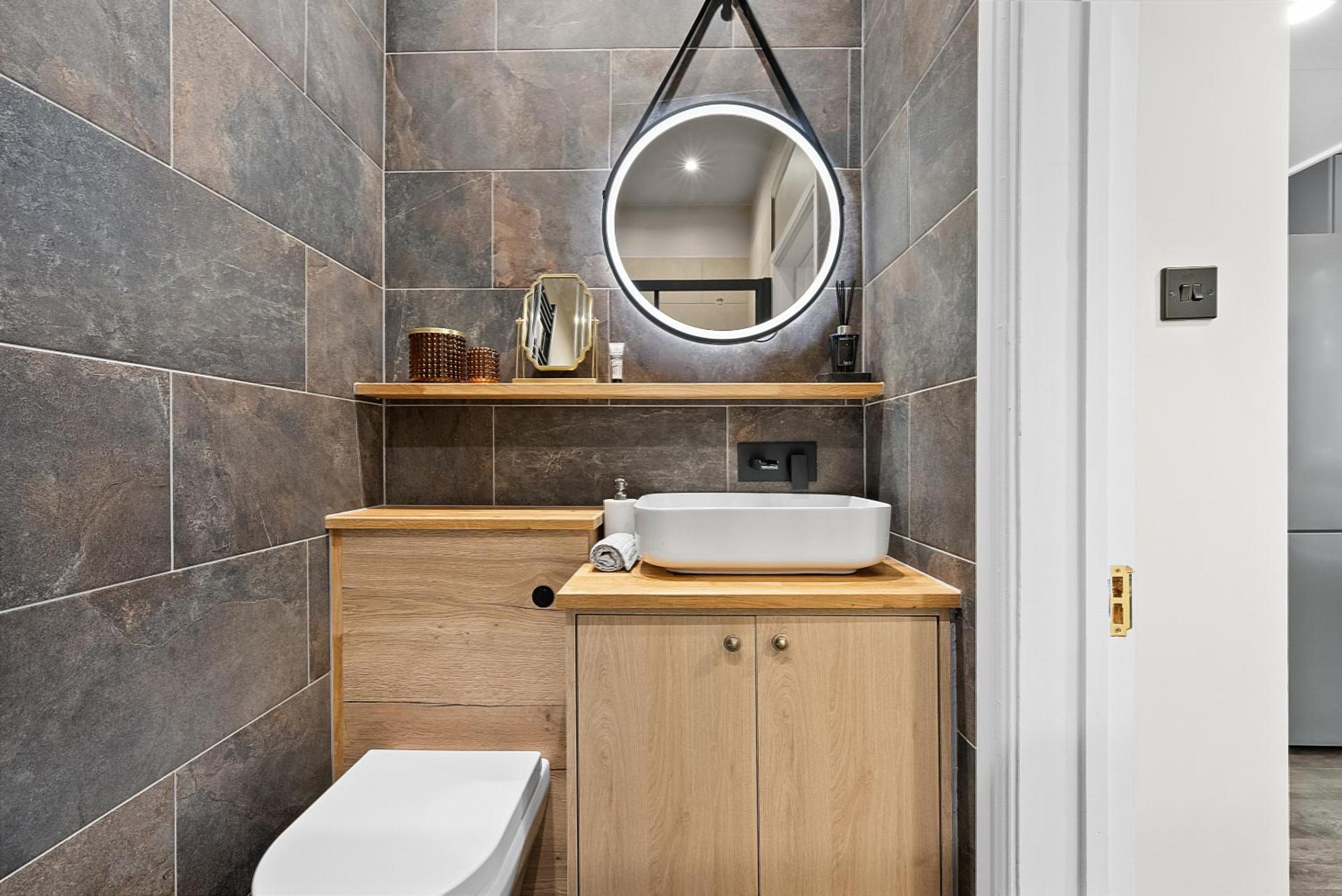 VICHY - The Hampstead Star | Prime Location