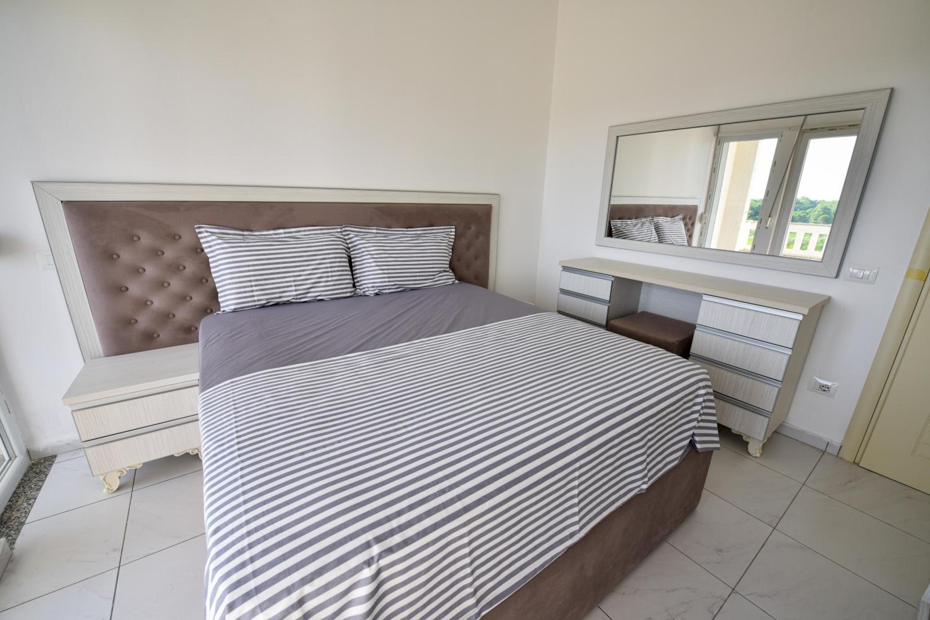 Apartment's Guraj Residence