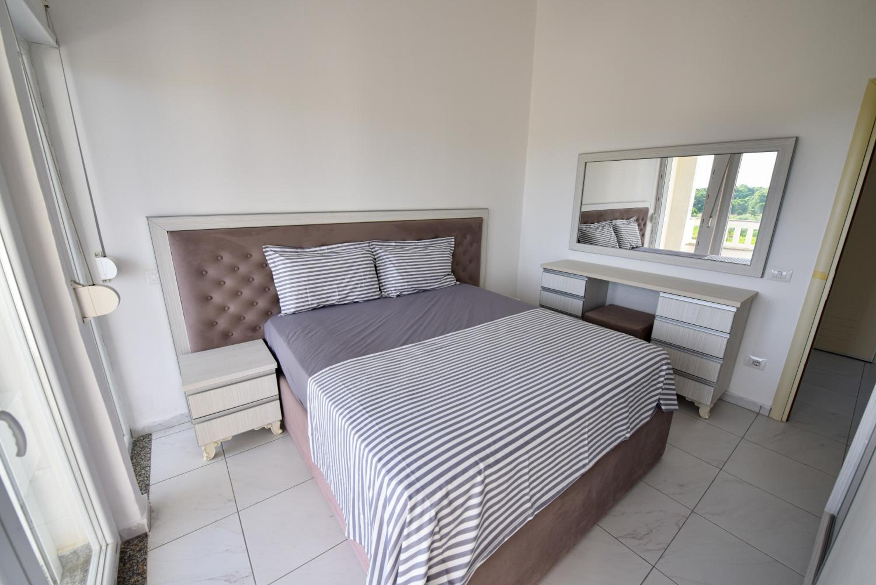 Apartment's Guraj Residence
