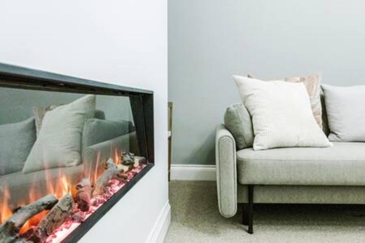 Beautiful refurbished 2bed2bath next to Hyde Park