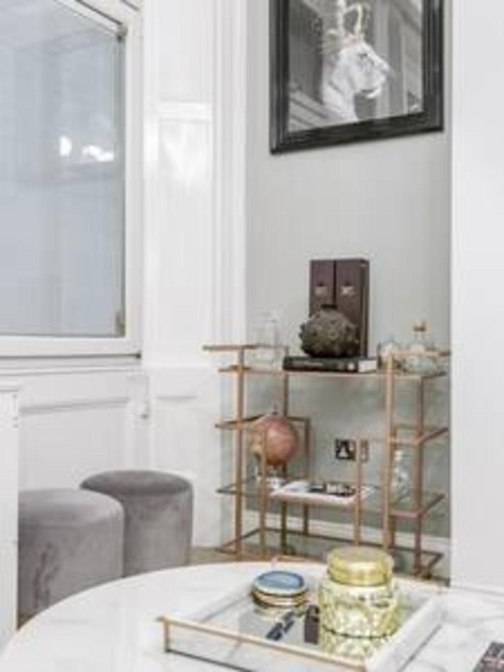 Beautiful refurbished 2bed2bath next to Hyde Park