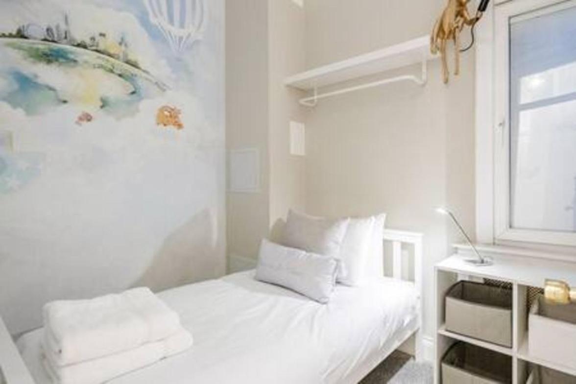 Beautiful refurbished 2bed2bath next to Hyde Park