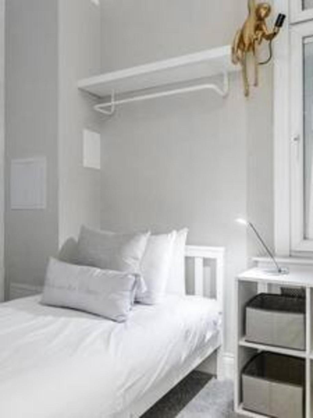 Beautiful refurbished 2bed2bath next to Hyde Park