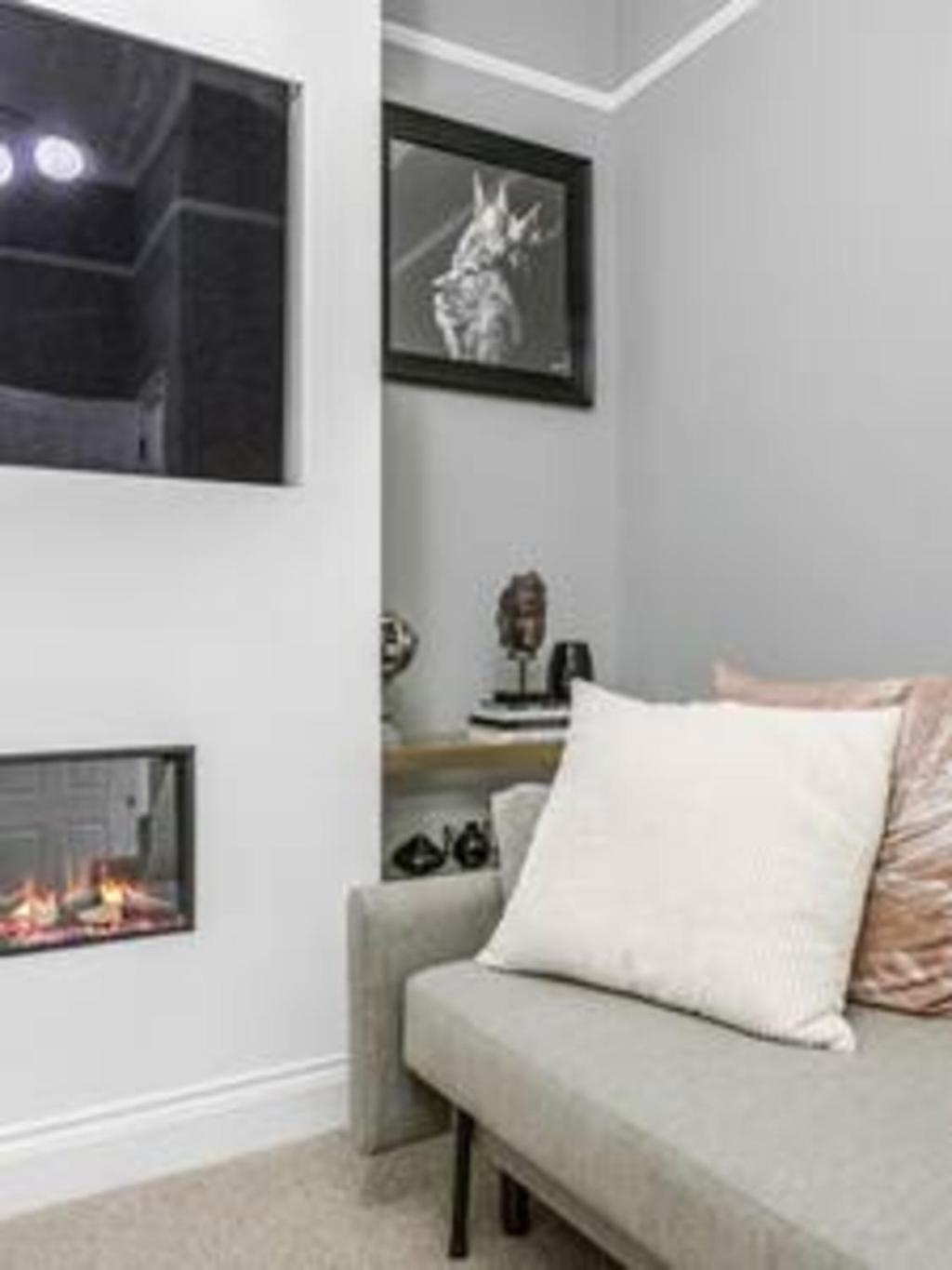 Beautiful refurbished 2bed2bath next to Hyde Park