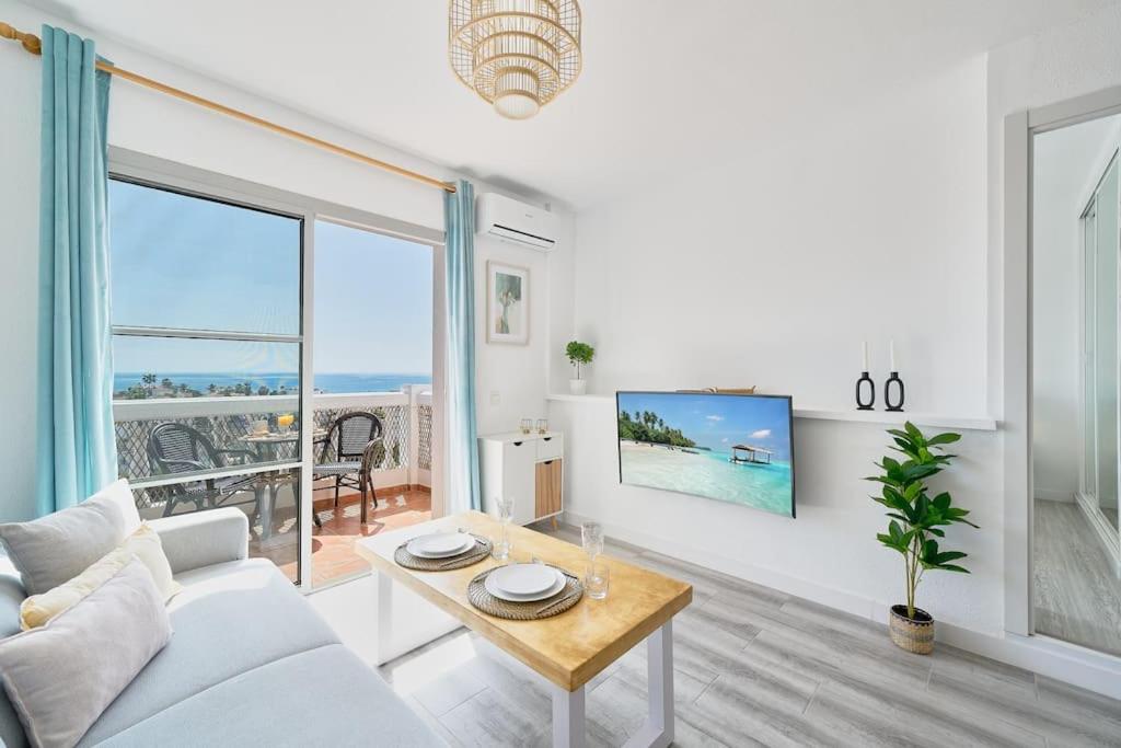 Faro VII Cozy and Unique apartment with Pool Sea Views, 7 minutes walking from the Sea in Mijas Costa & Fuengirola view 5