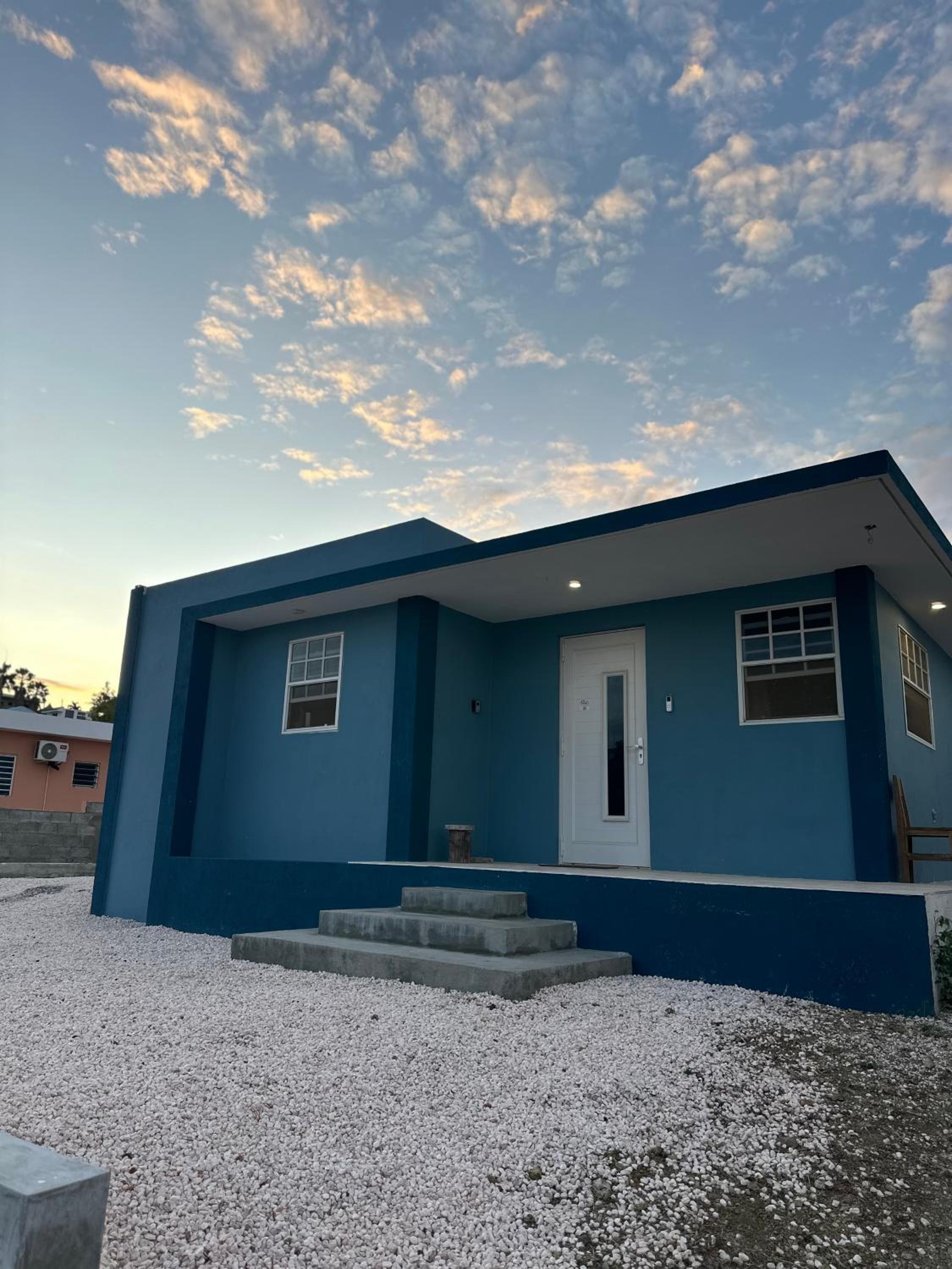 Cozy 3 Bedroom 2 bath home with patio