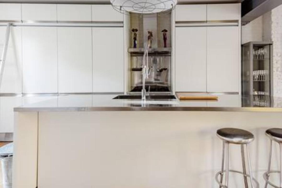 Experience London in amazing reconverted Gin house