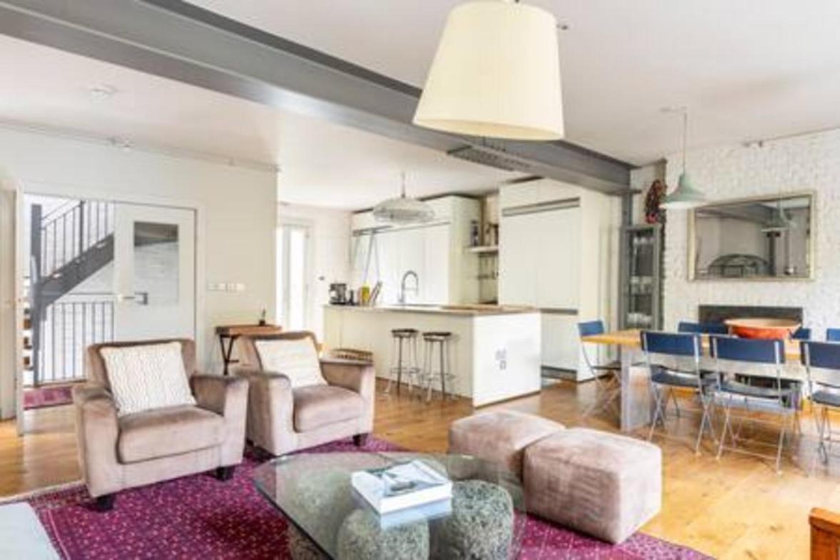 Experience London in amazing reconverted Gin house